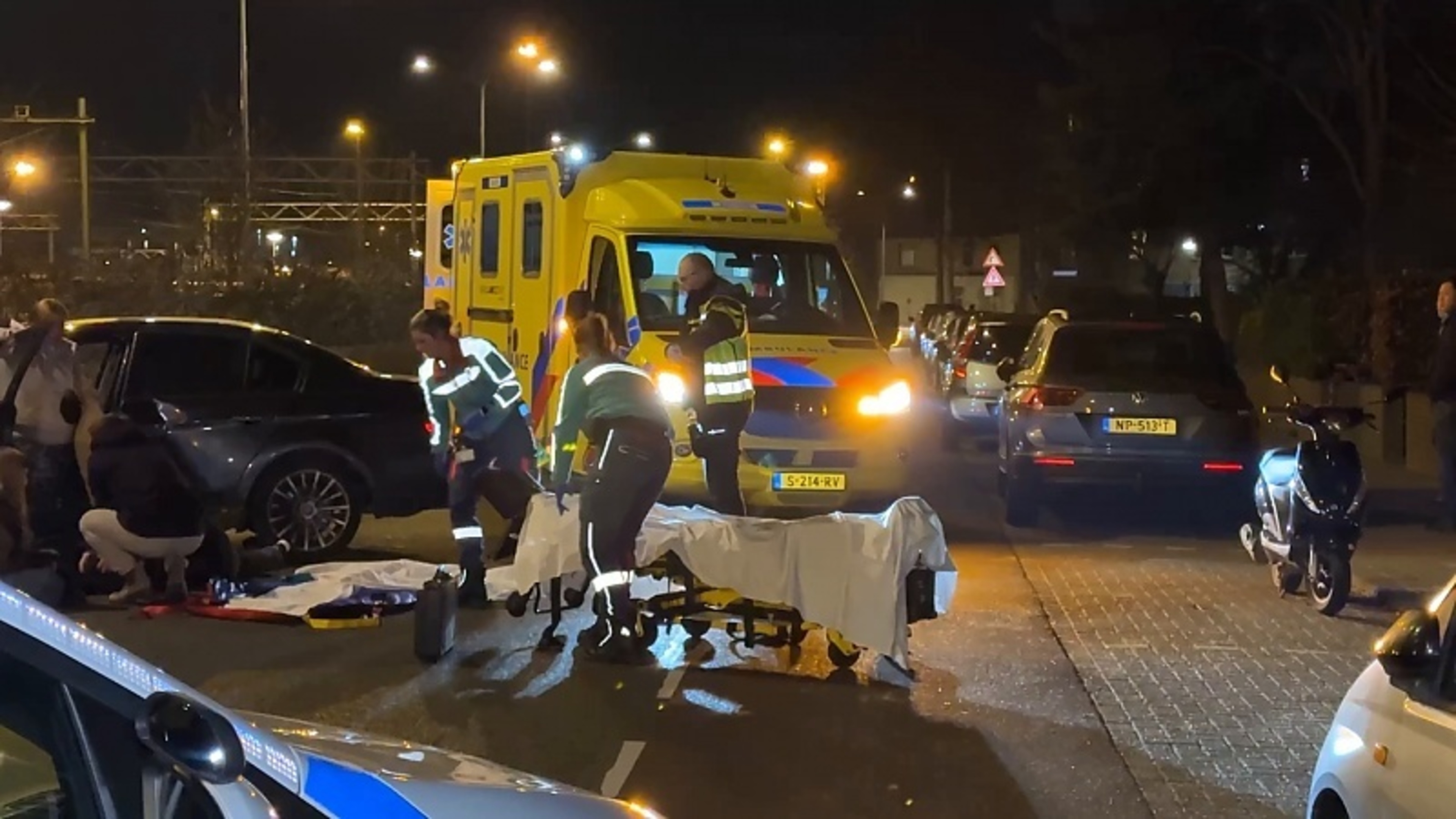 Scooterrijder gewond na botsing met auto in Maastricht