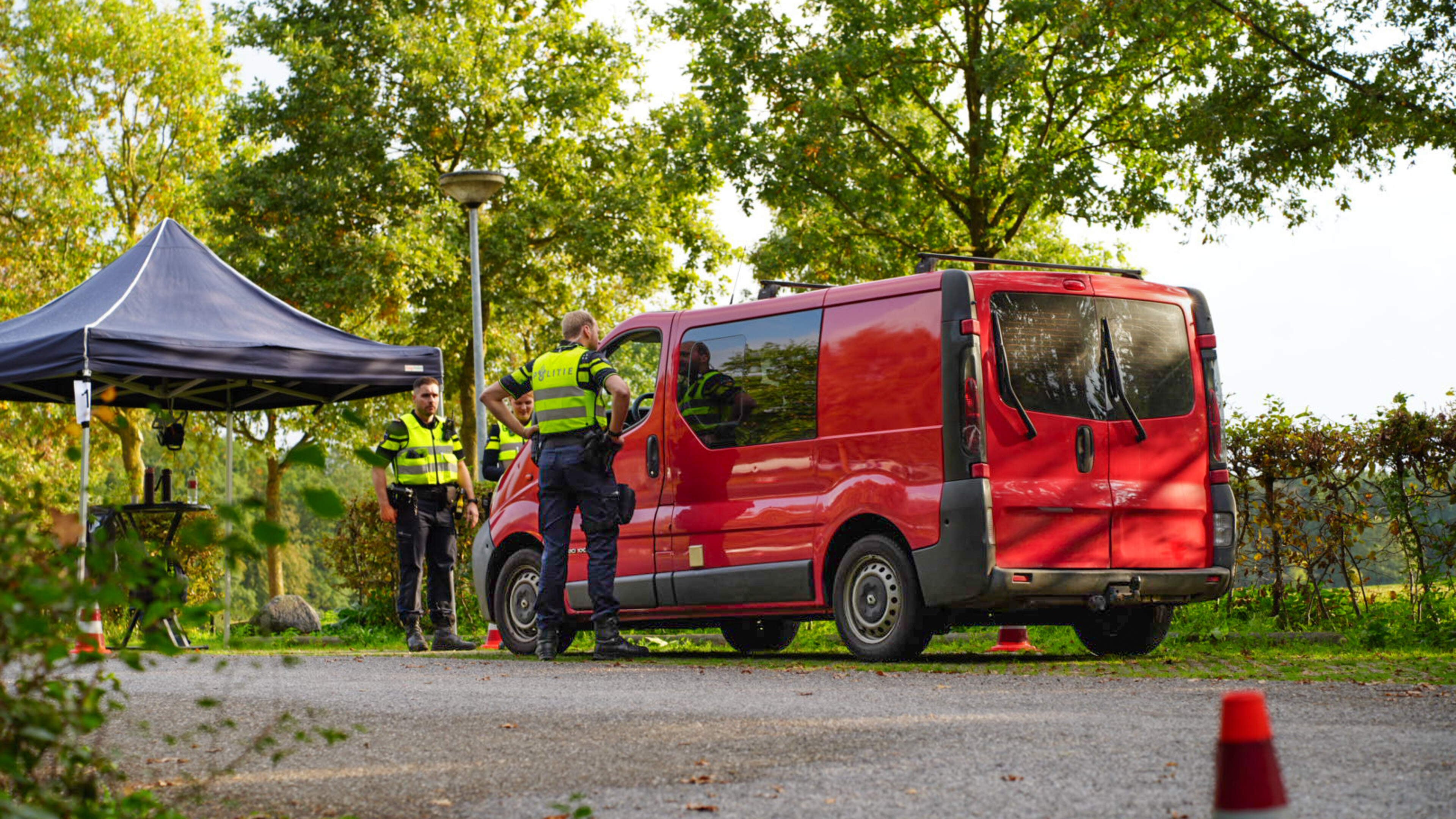 Politie controleert 101 voertuigen in Horst: 26 bekeuringen en twee bestuurders onder invloed