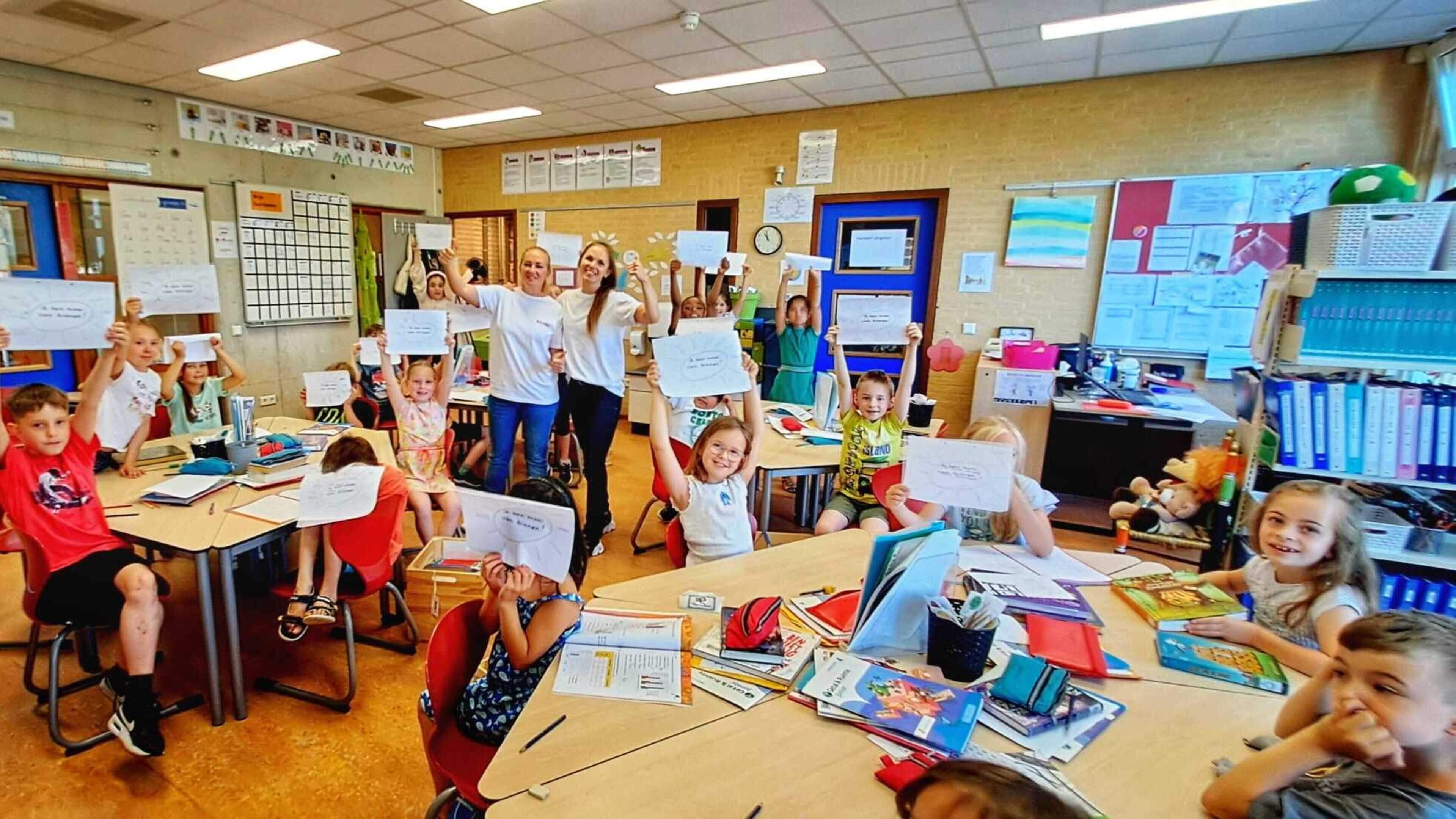Gelukslessen van Jill en Vivian op scholen Vaals krijgen vervolg: ‘Mooi te zien wat praten bij kinde