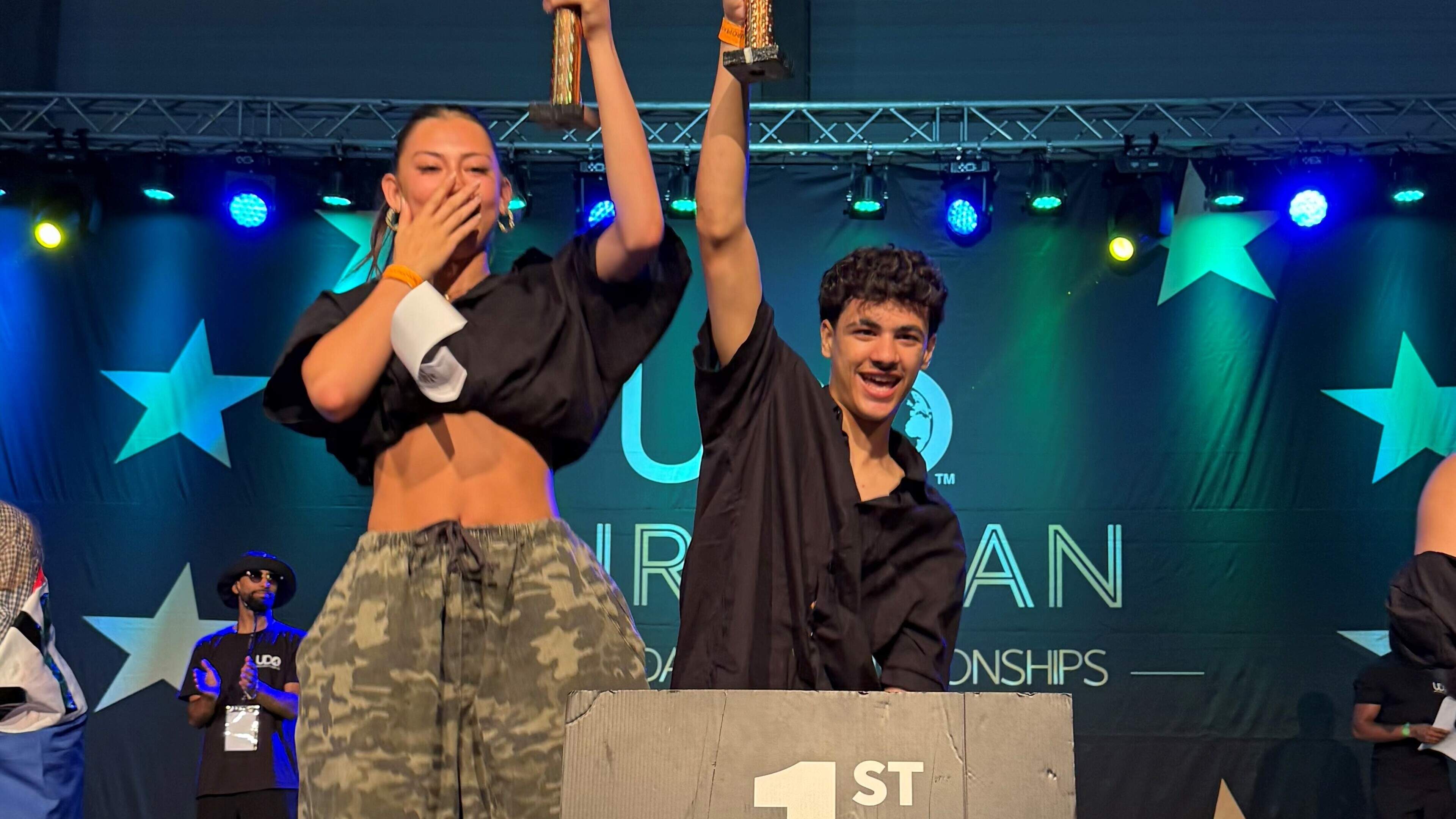 Hiphoptalenten Emma (17) en Amin (16) van dansschool Fresh Label Studios uit Heythuysen pakken na Ne