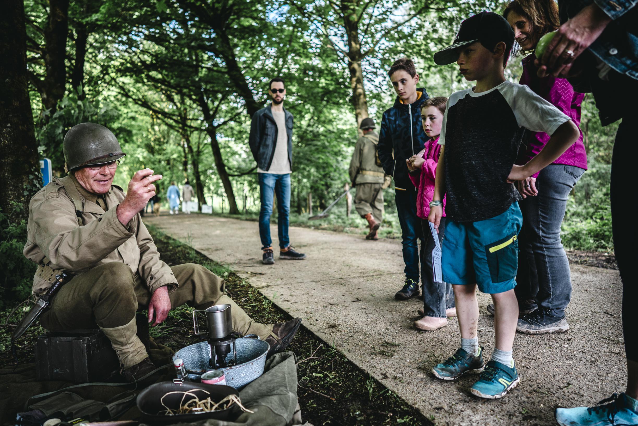 Wapens zwijgen tijdens nagespeelde bevrijding van Noorbeek