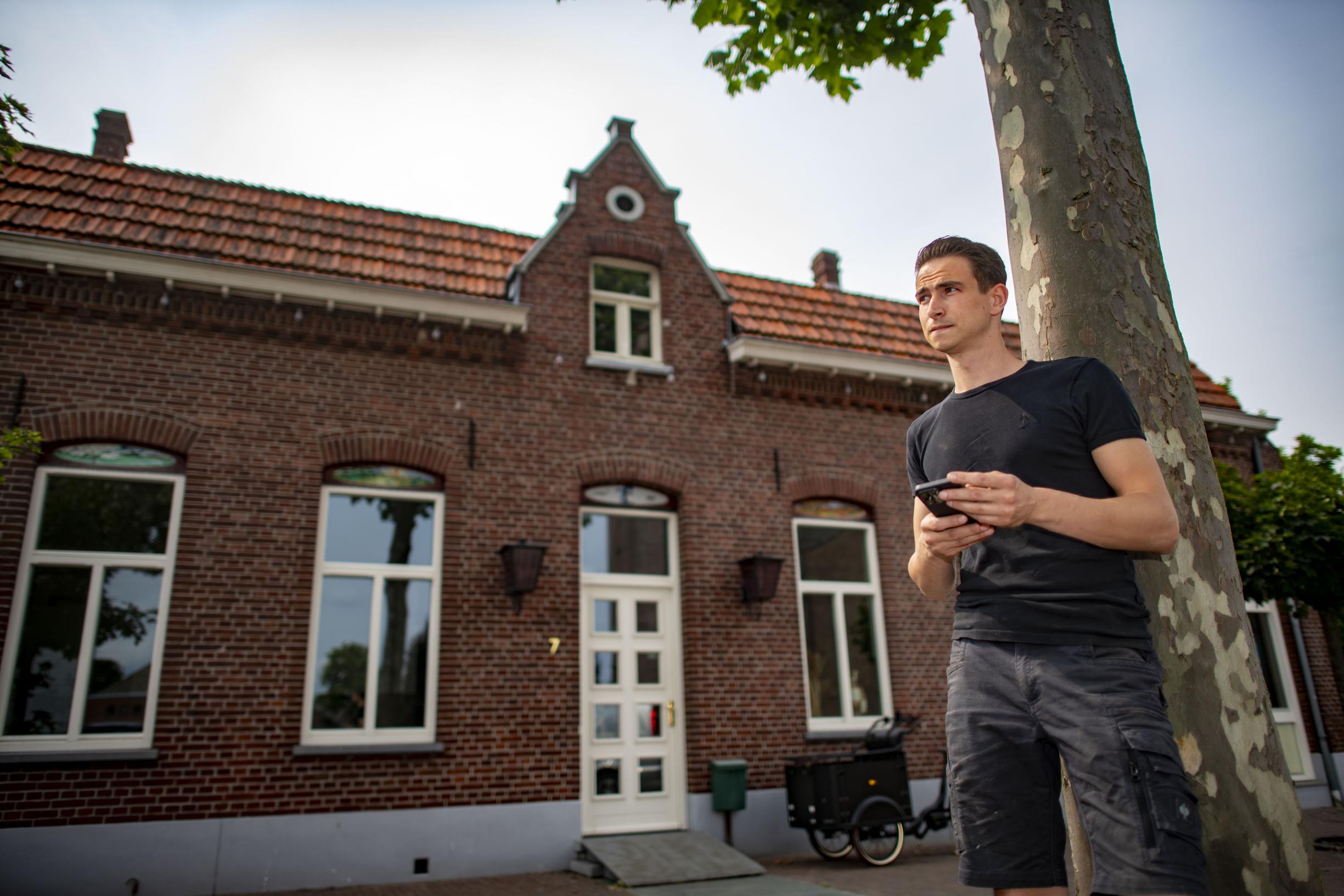 Arjan (28) gaat café Wetemans runnen: ‘Leveroy is een partydorp, er moet leven in de brouwerij komen