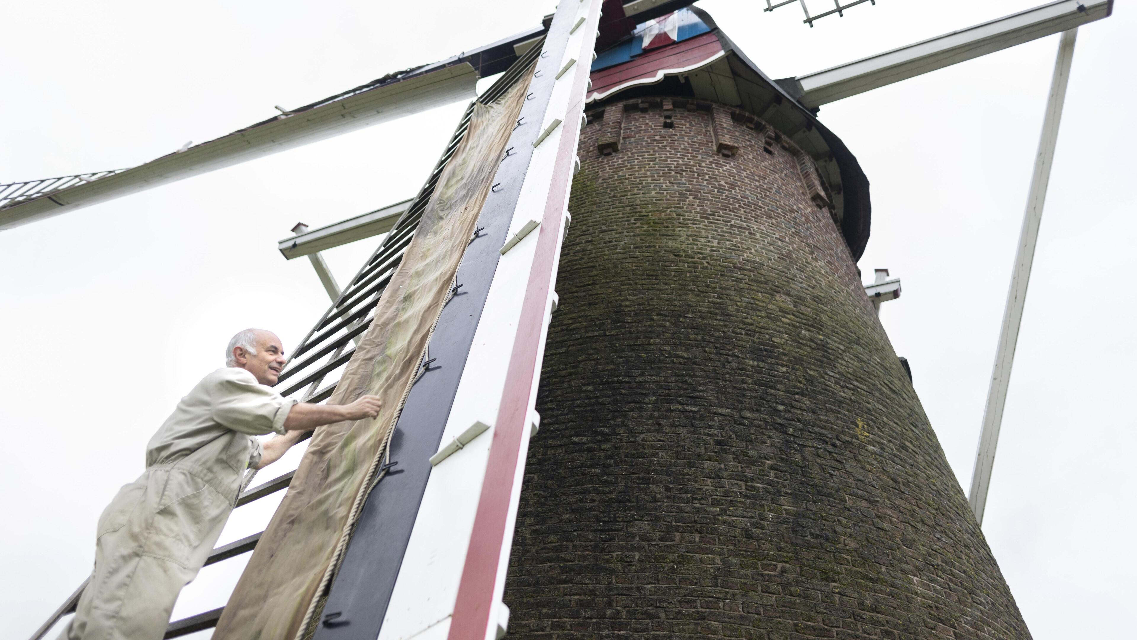 Gevaar van afbrekende wieken houdt molen in Oirsbeek noodgedwongen in ruststand