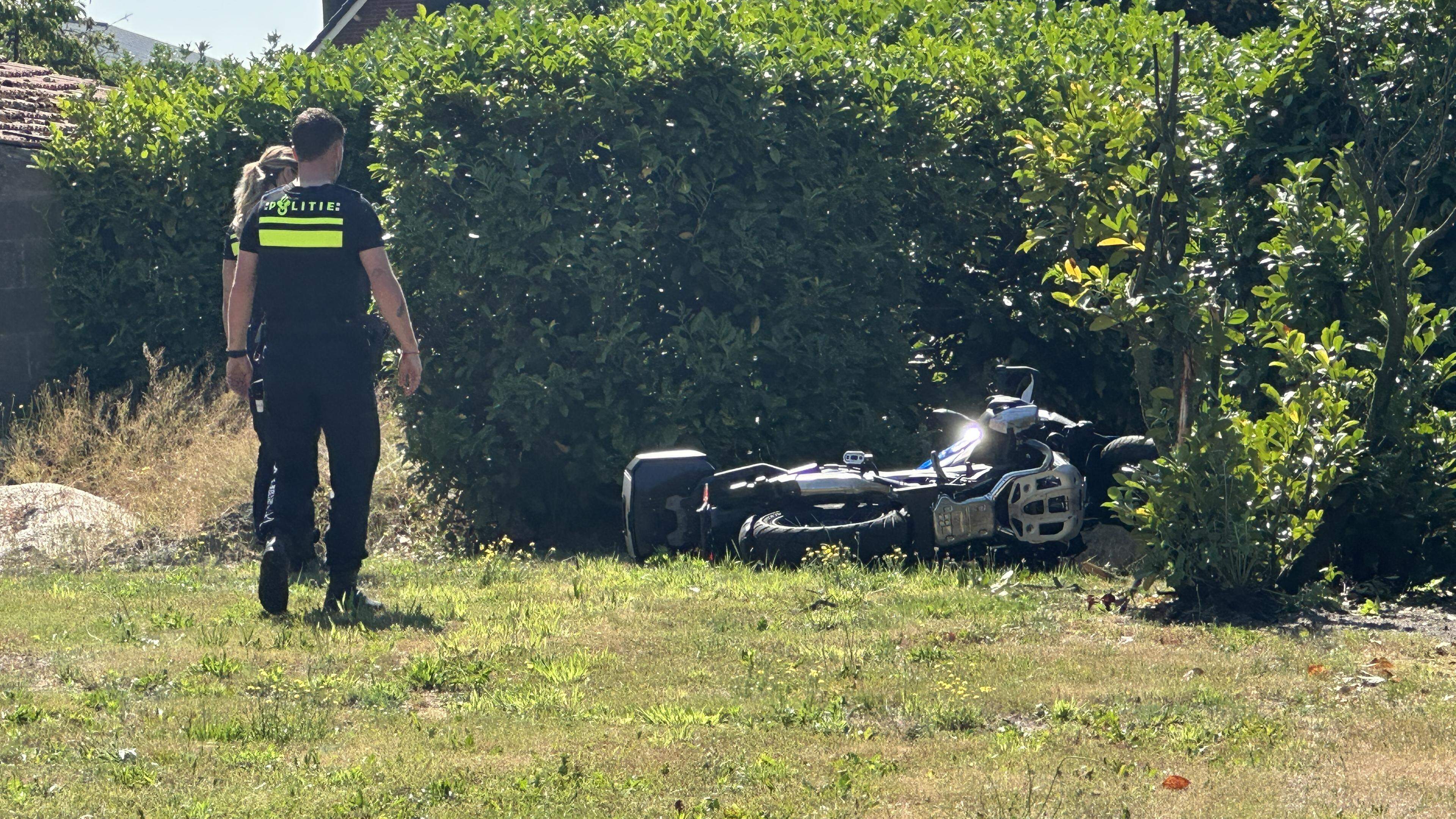 Motor en auto komen in botsing in Ysselsteyn