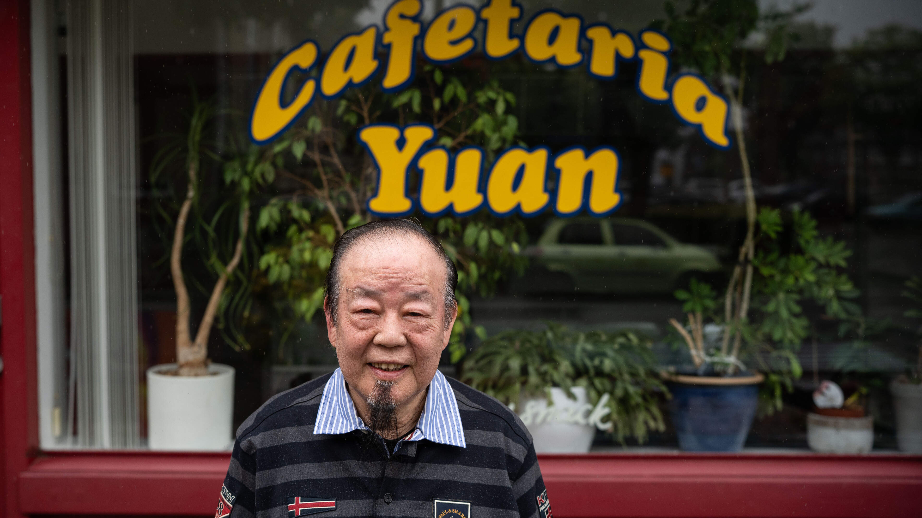 Meneer Yuan (84) vindt het mooi geweest en doet cafetaria in Grevenbicht van de hand: ‘Je moet toch 