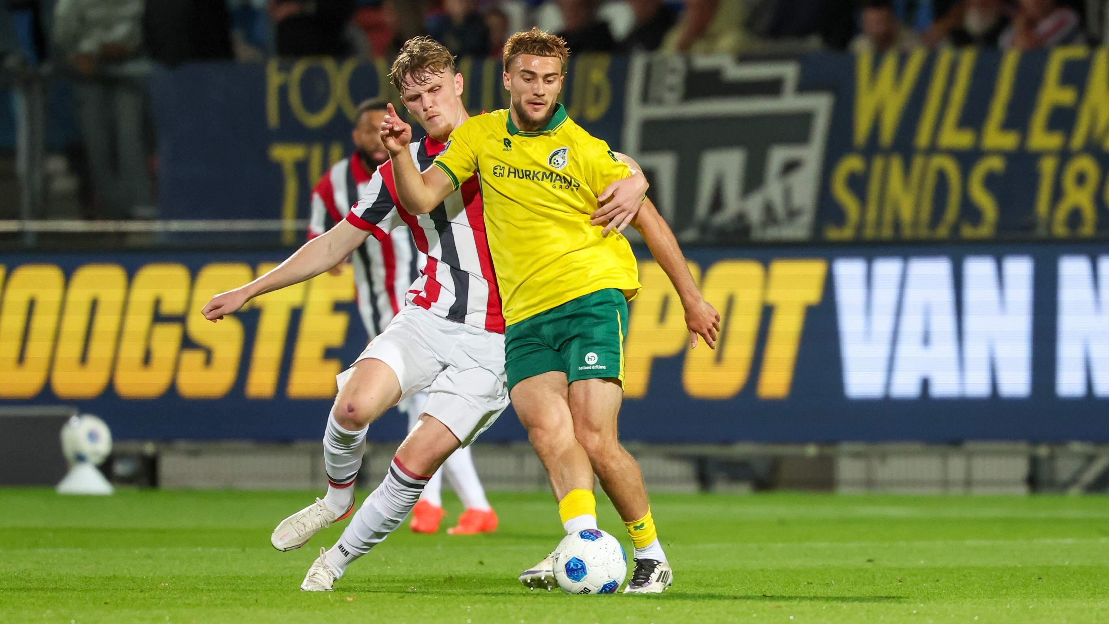 Fortuna Sittard wint voor het eerst in 30 jaar in Tilburg: duizenddingendoekje maakt het verschil te