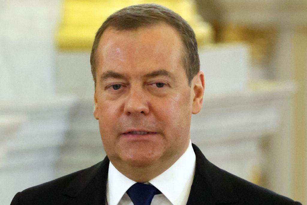 TERUGLEZEN | Russische oud-president Medvedev waarschuwt westen voor