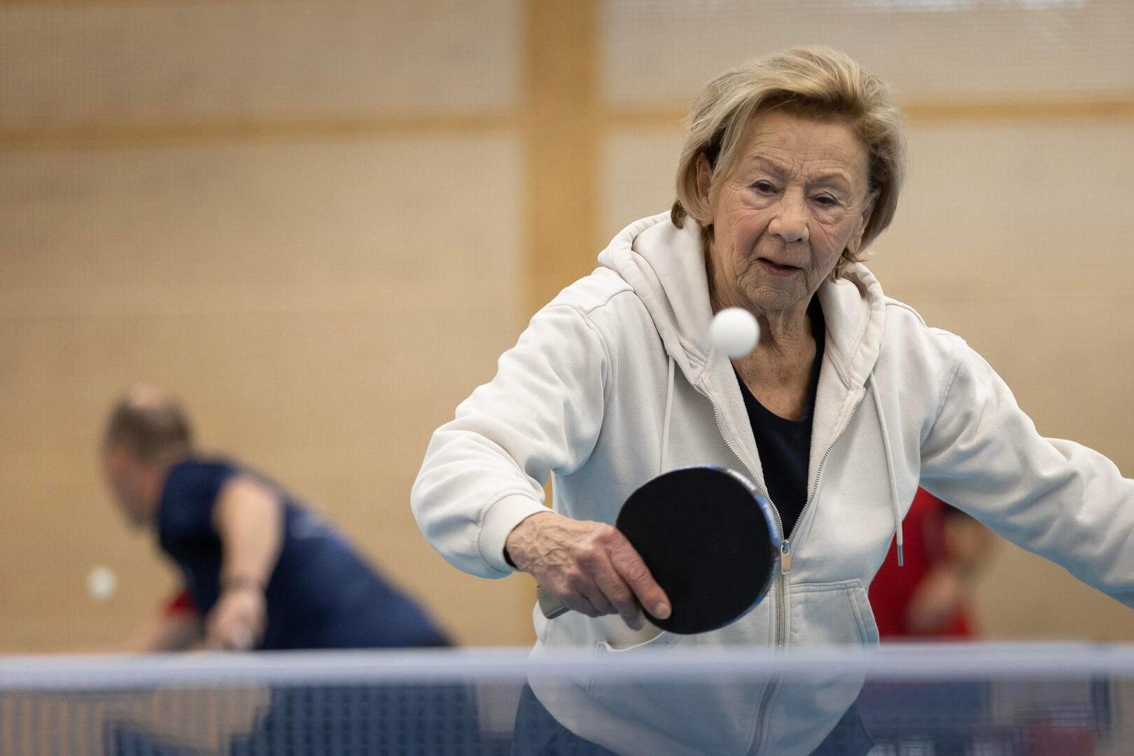 Toos is 90 jaar en tafeltennist twee keer per week: ‘Met mijn ...
