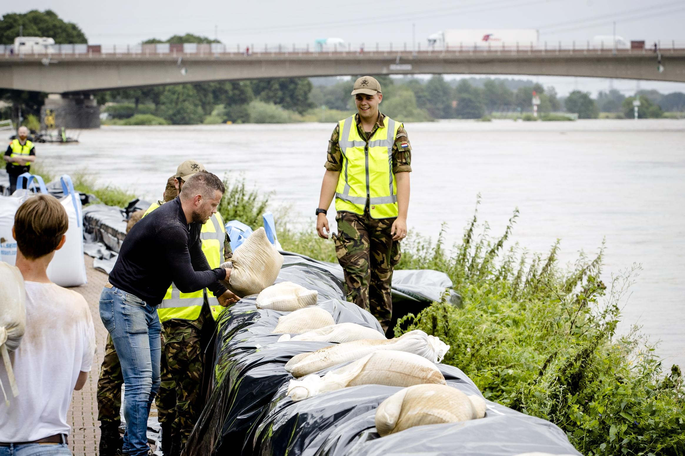 Wessem krijgt definitief een vaste kademuur op de Maasboulevard, alle bezwaren ten spijt