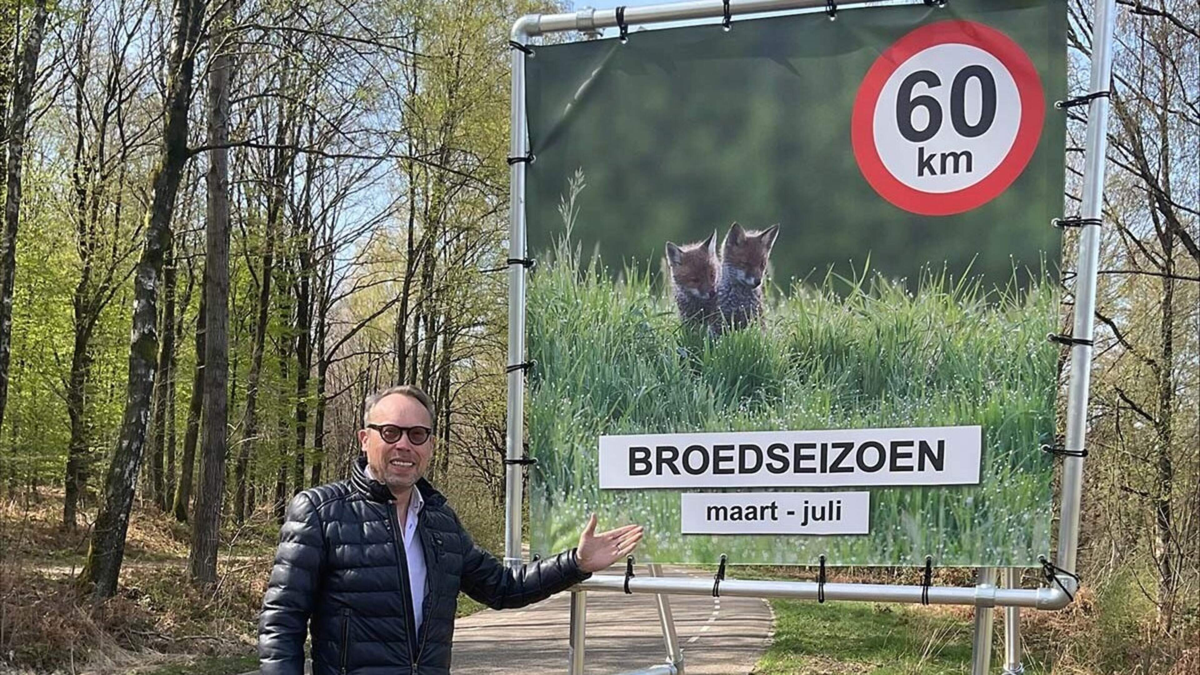 Borden wijzen verkeer in Vijlenerbos op maximumsnelheid tijdens broedseizoen