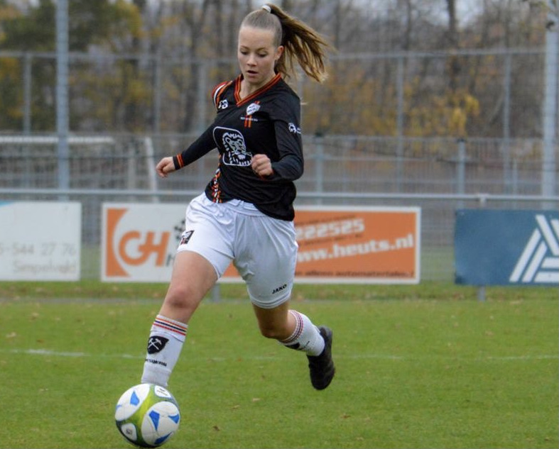 Meidenvoetbal bij VV Schaesberg wordt alsmaar groter: ‘De on...
