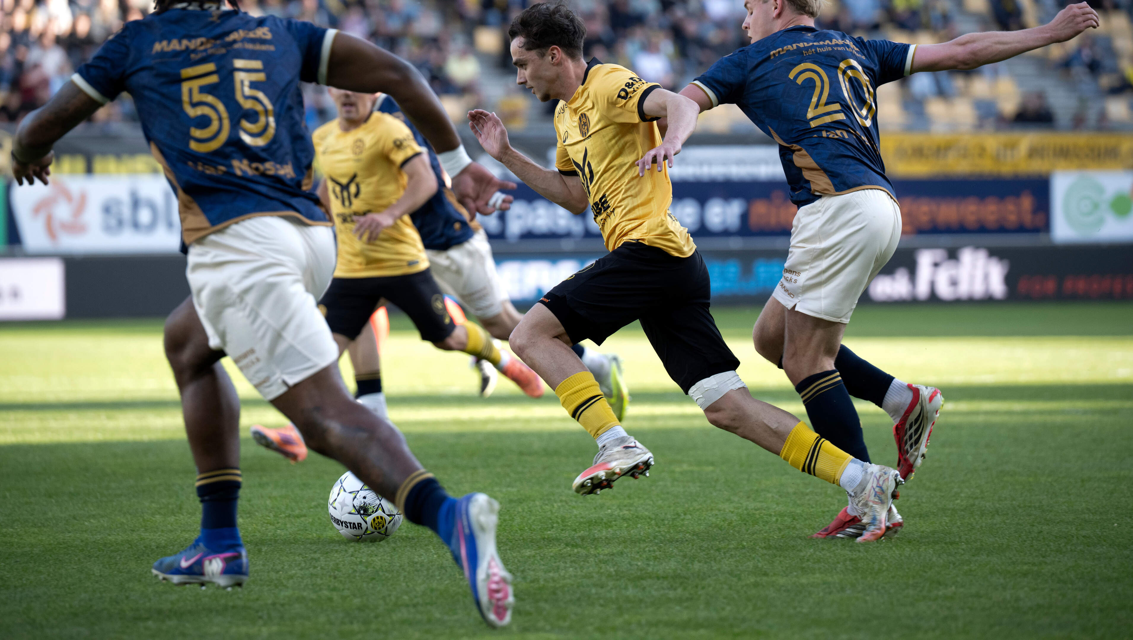 Roda ontsnapt in slotseconden en reist hoopvol af naar Waalwijk