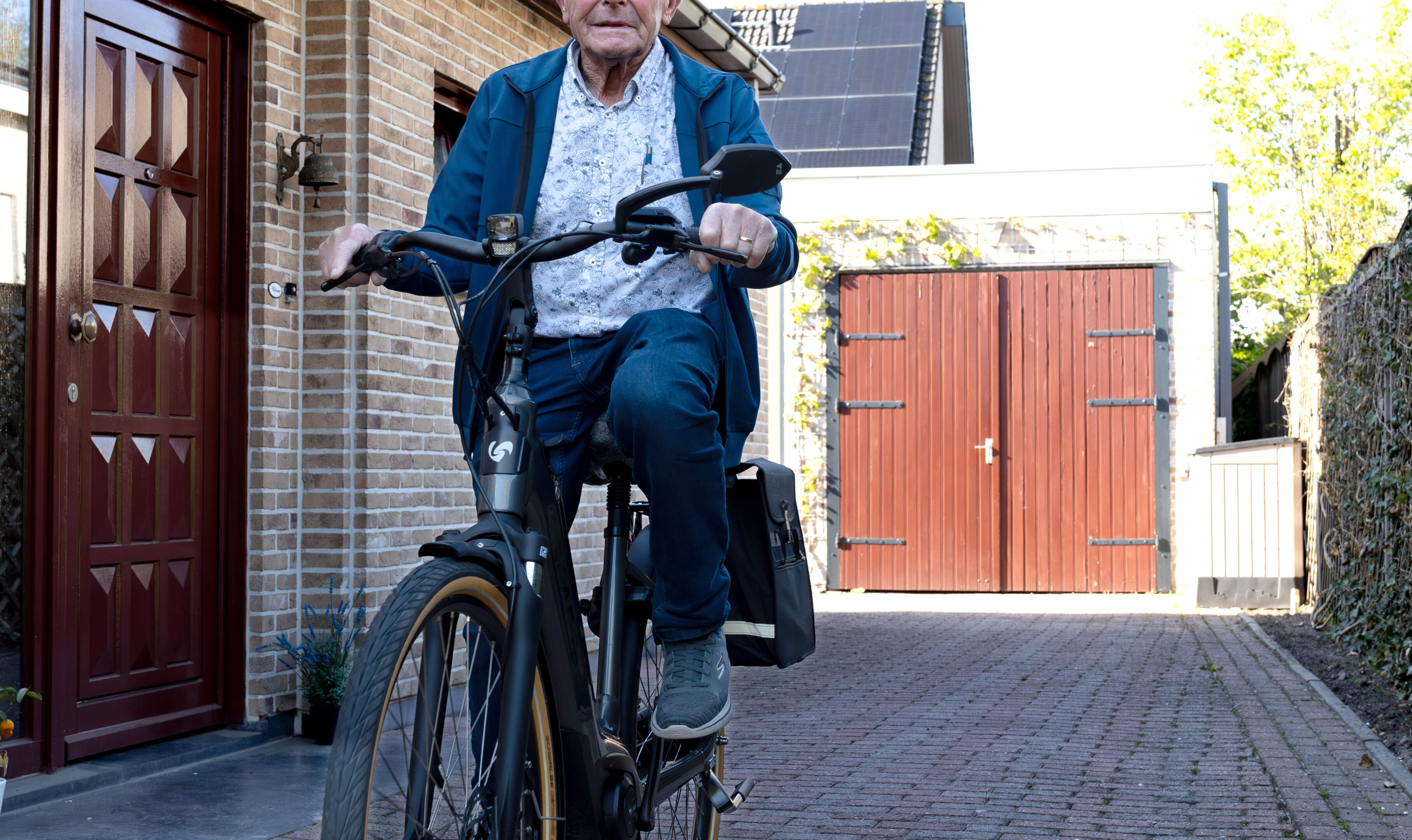 Harrie uit Venray (81) slingerde over de weg en mag niet meer autorijden: ‘Door een minimale overtre