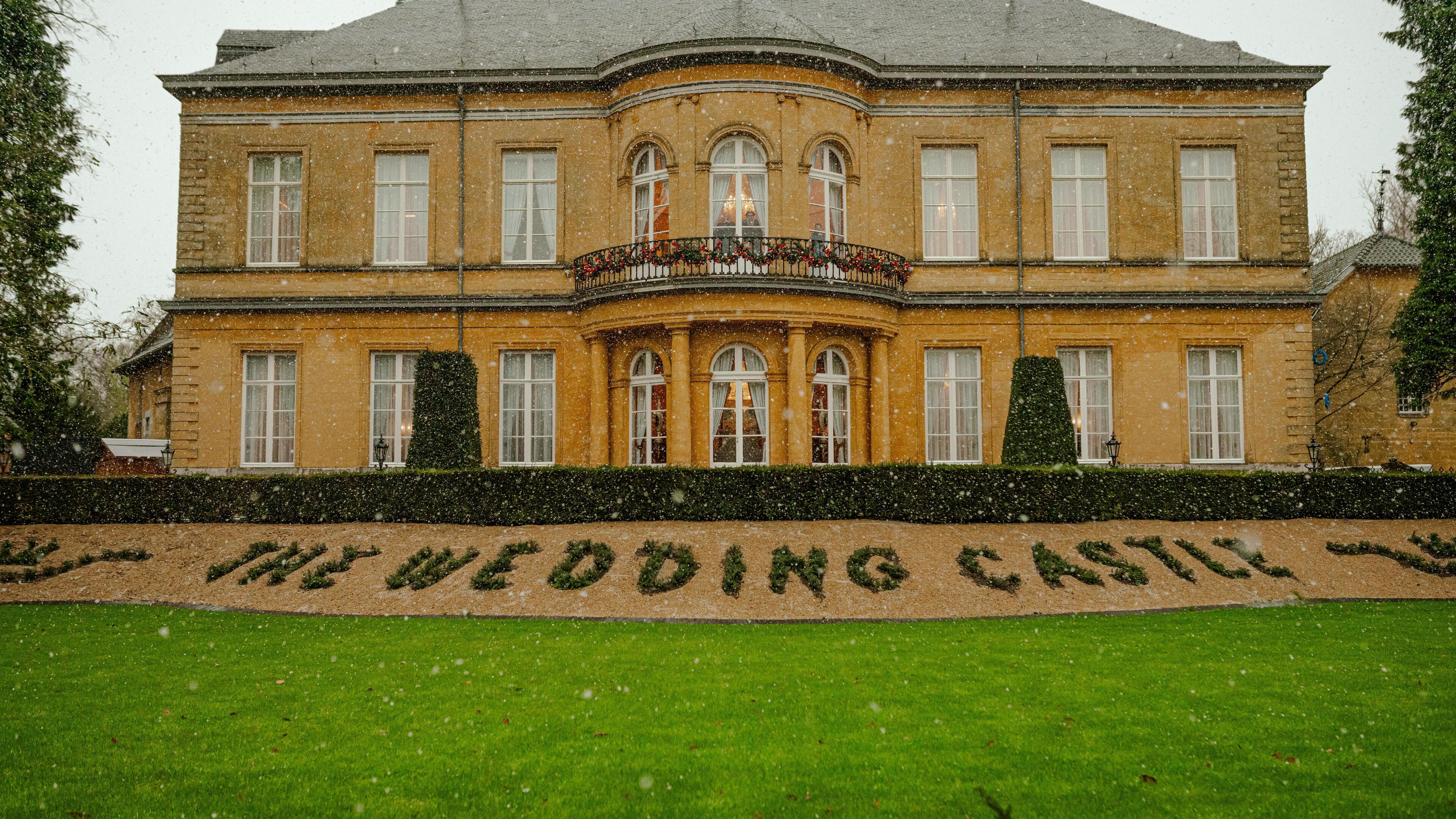 In The Wedding Castle van bruidsmodekoningin Ramona Koonings in Valkenburg kun je ook vorstelijk taf