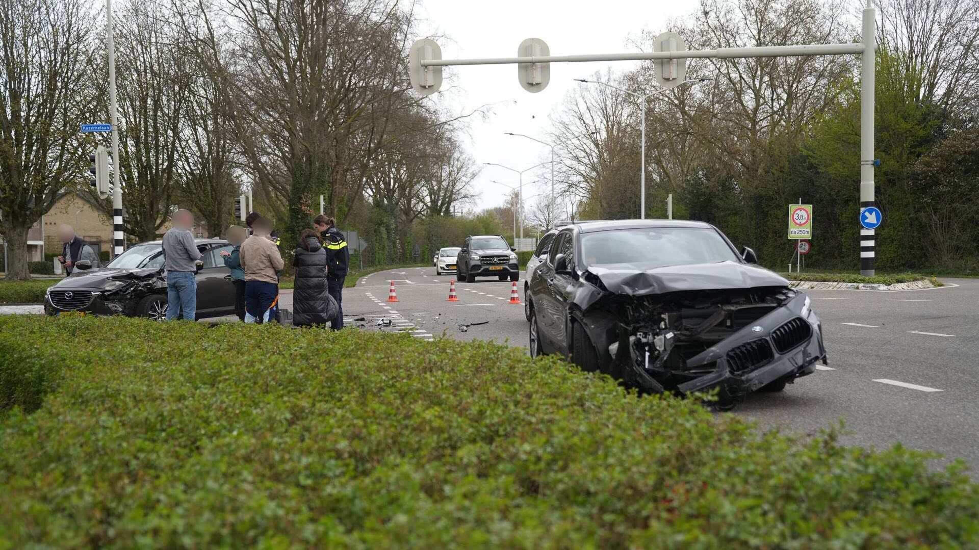 Gewonden bij botsing tussen twee auto’s in Weert.