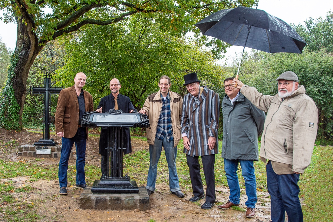 Onthulling lessenaar symbolisch moment in renovatie Slot Schaesberg