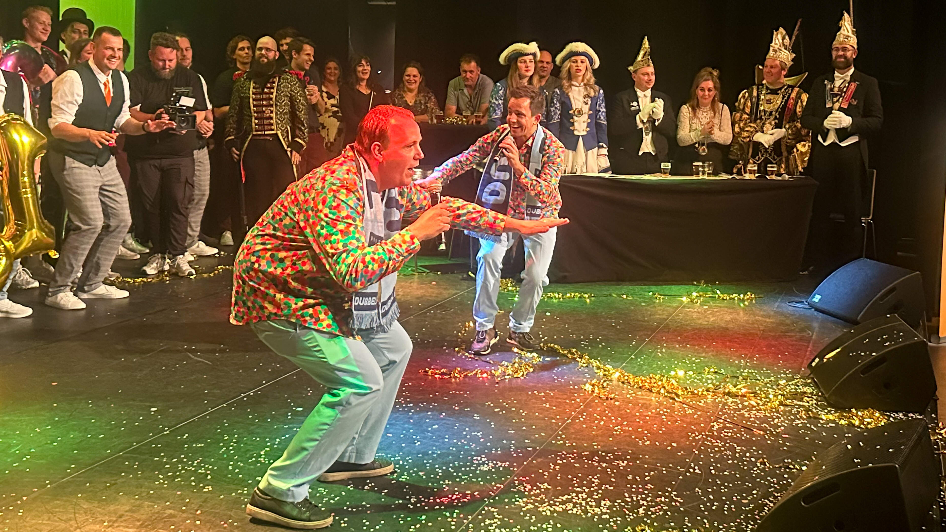 Carnavalsconcoursen verdwijnen of bloeien juist op: liedjes van eigen bodem zetten nog steeds de too