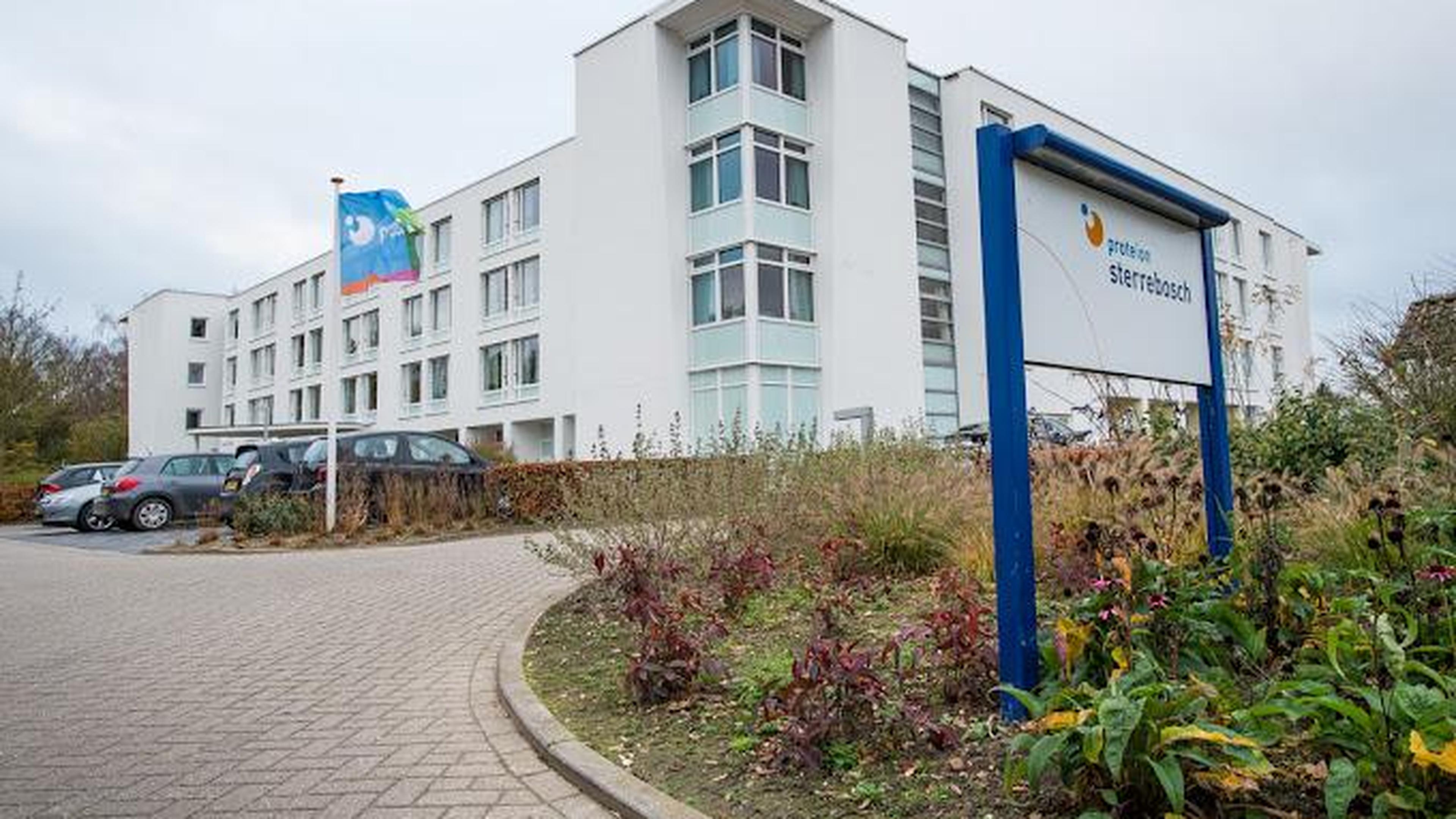 Ongeveer honderd bewoners zorgcentrum Sterrebosch Thorn zonder lift: ‘Extra personeel ingezet en sto