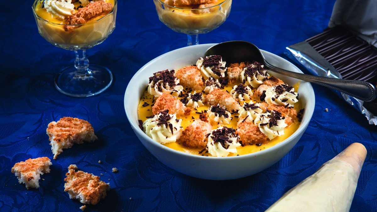 Annies zondagse toetje van vroeger: gele pudding met kokosmakronen | De ...