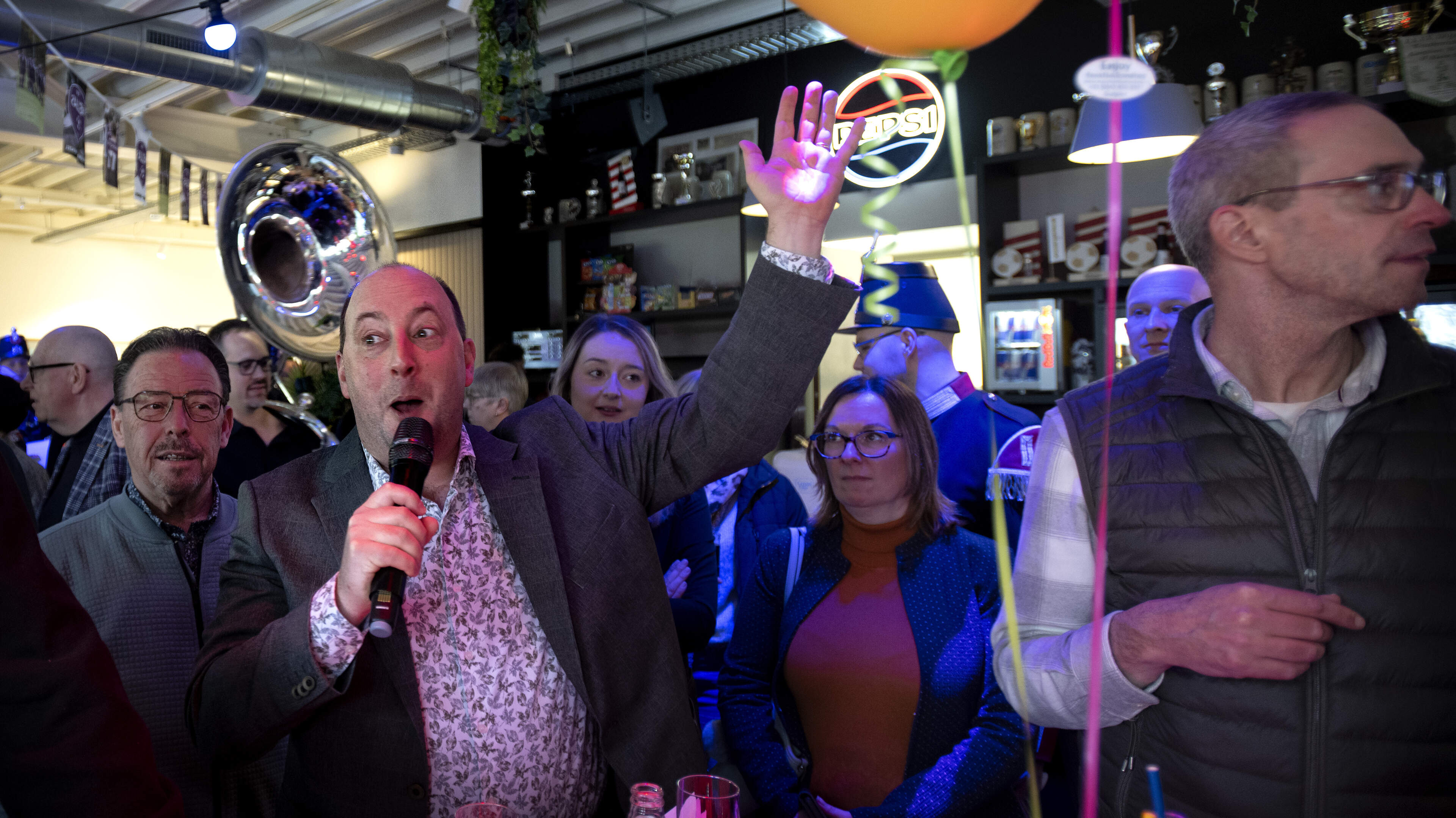 In Voerendaal begonnen de coalitieonderhandelingen al aan de toog in De Pintelier: ‘Een dolksteek in