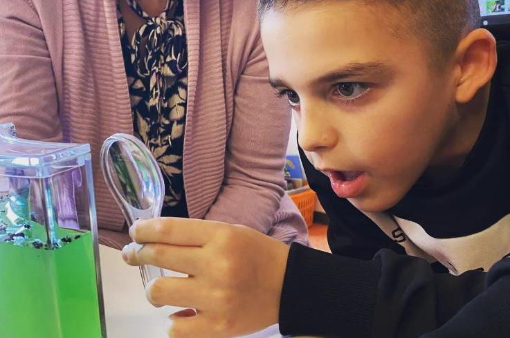 Inzameling voor Aiden (9) uit Elsloo met spierziekte, die eerder rolstoelafhankelijk is dan verwacht