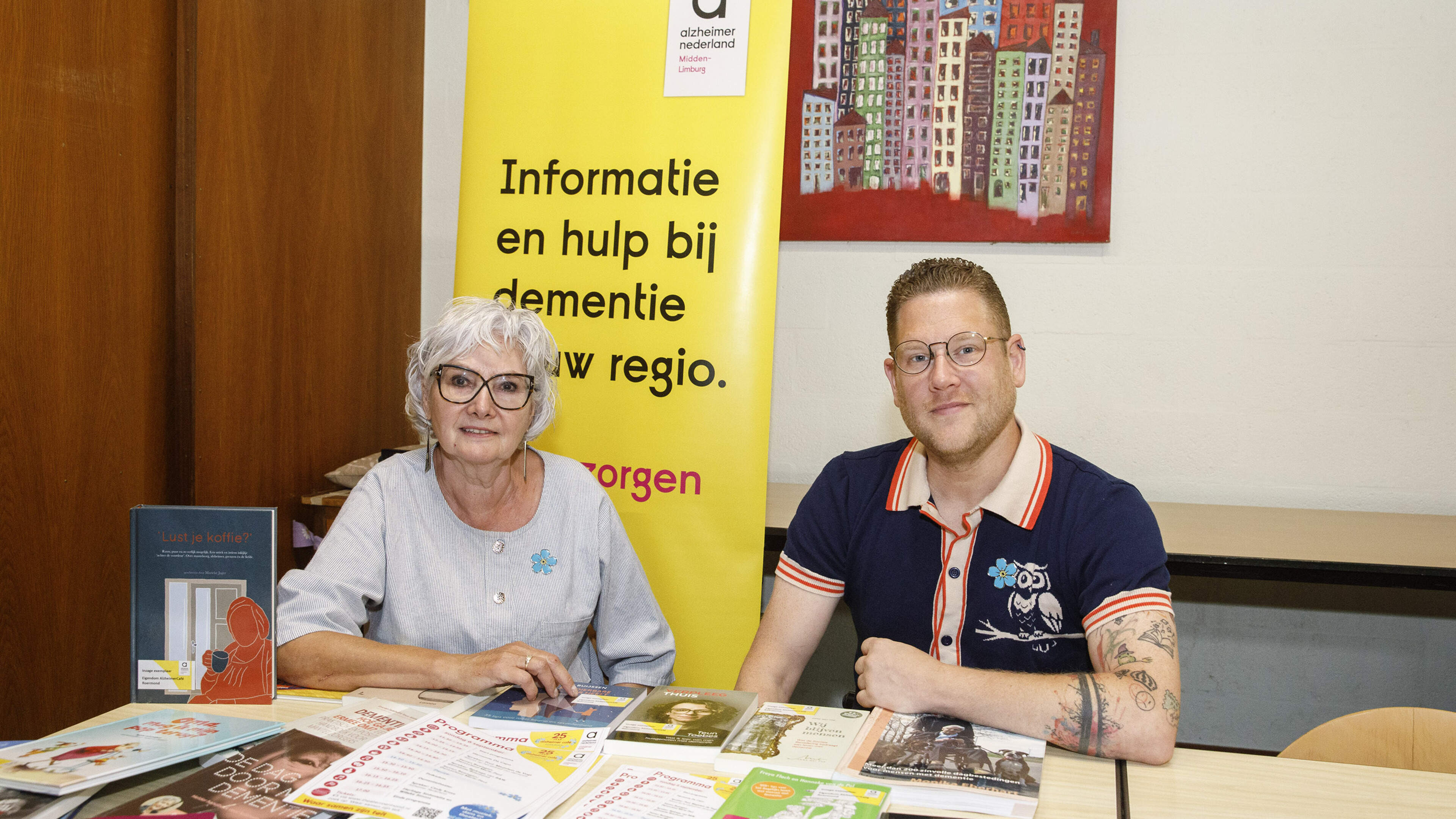 Ondanks ‘zware onderwerpen’ wordt de gezelligheid opgezocht in Alzheimer Café Roermond: ‘Diagnose be