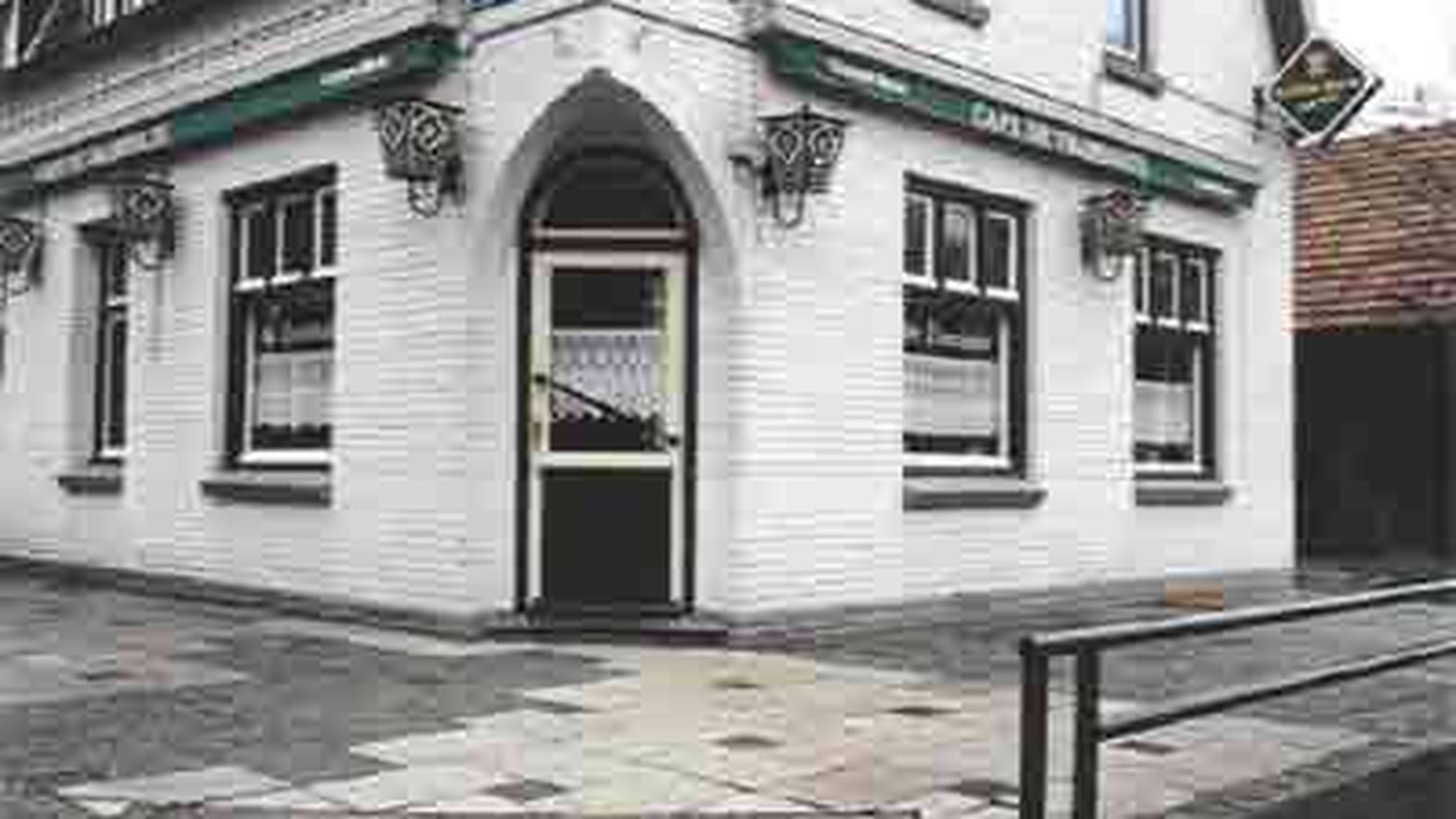 Overvallen café Linne weer open