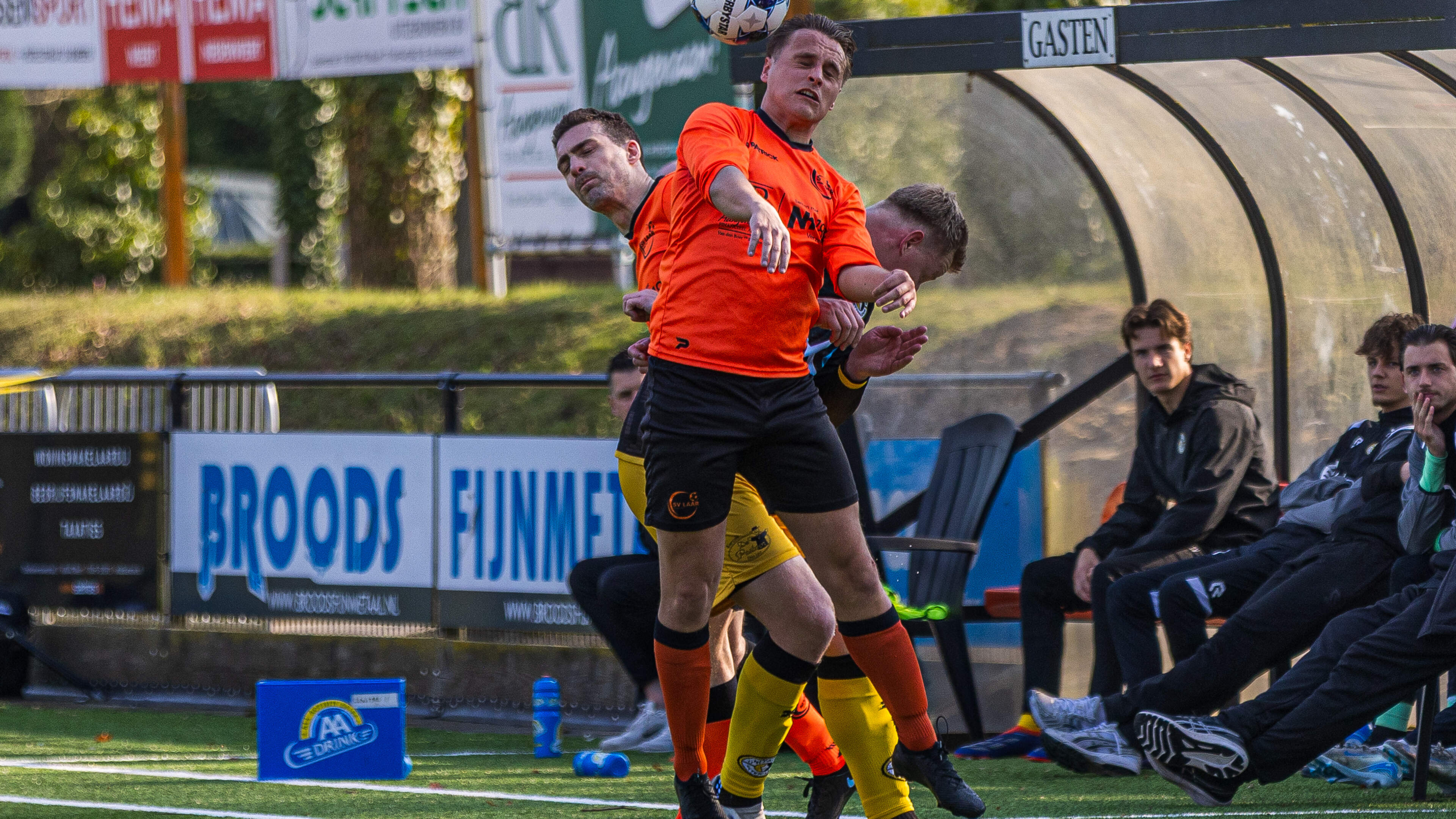 Stijn Jacobs schiet SV Laar met twee late treffers naar eerste zege: ‘Een heerlijk gevoel om de winn