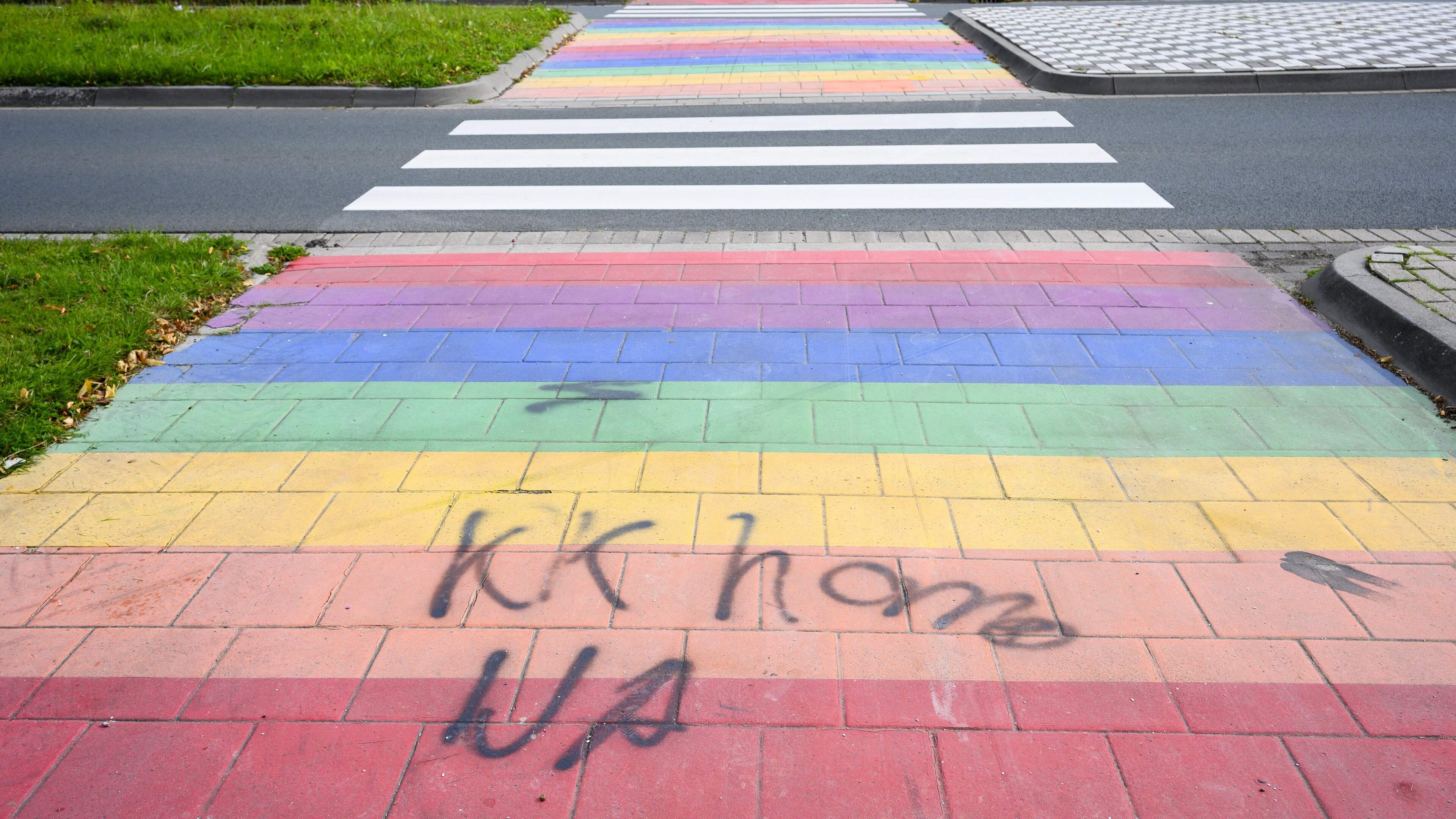 Homo-acceptatie keldert schrikbarend onder jongeren, Limburgse scholen mijden steeds vaker voorlicht