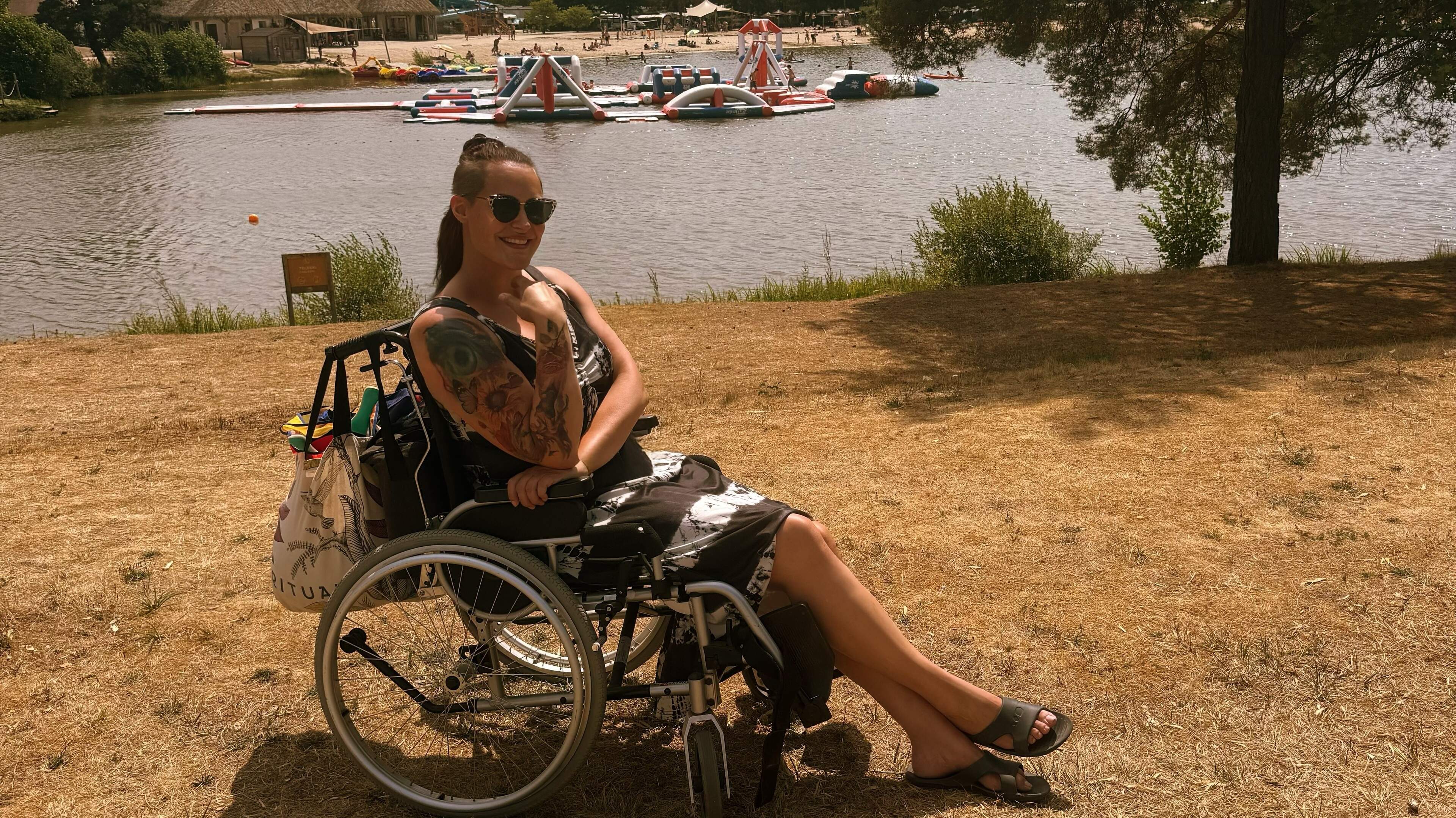 Metalzangeres Irene Jansen uit Beegden gaat nog steeds ‘rockend’ door het leven dankzij rolstoel Tim