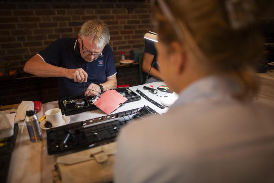 Repair café in Schepenbank Oirsbeek