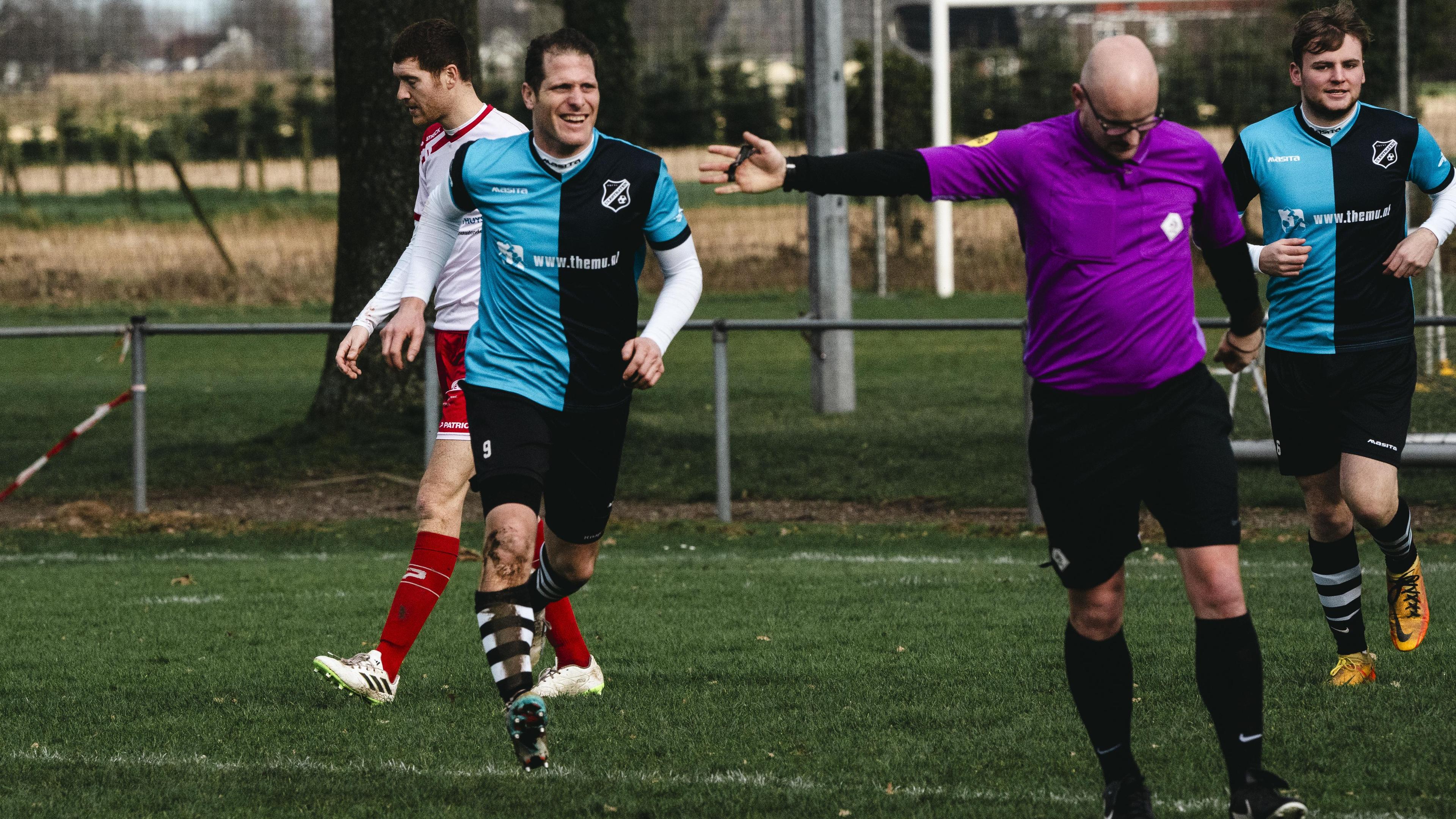 Wat betekent clubliefde? Voor Davy Hensen draait alles zeven dagen per week om RKUVC