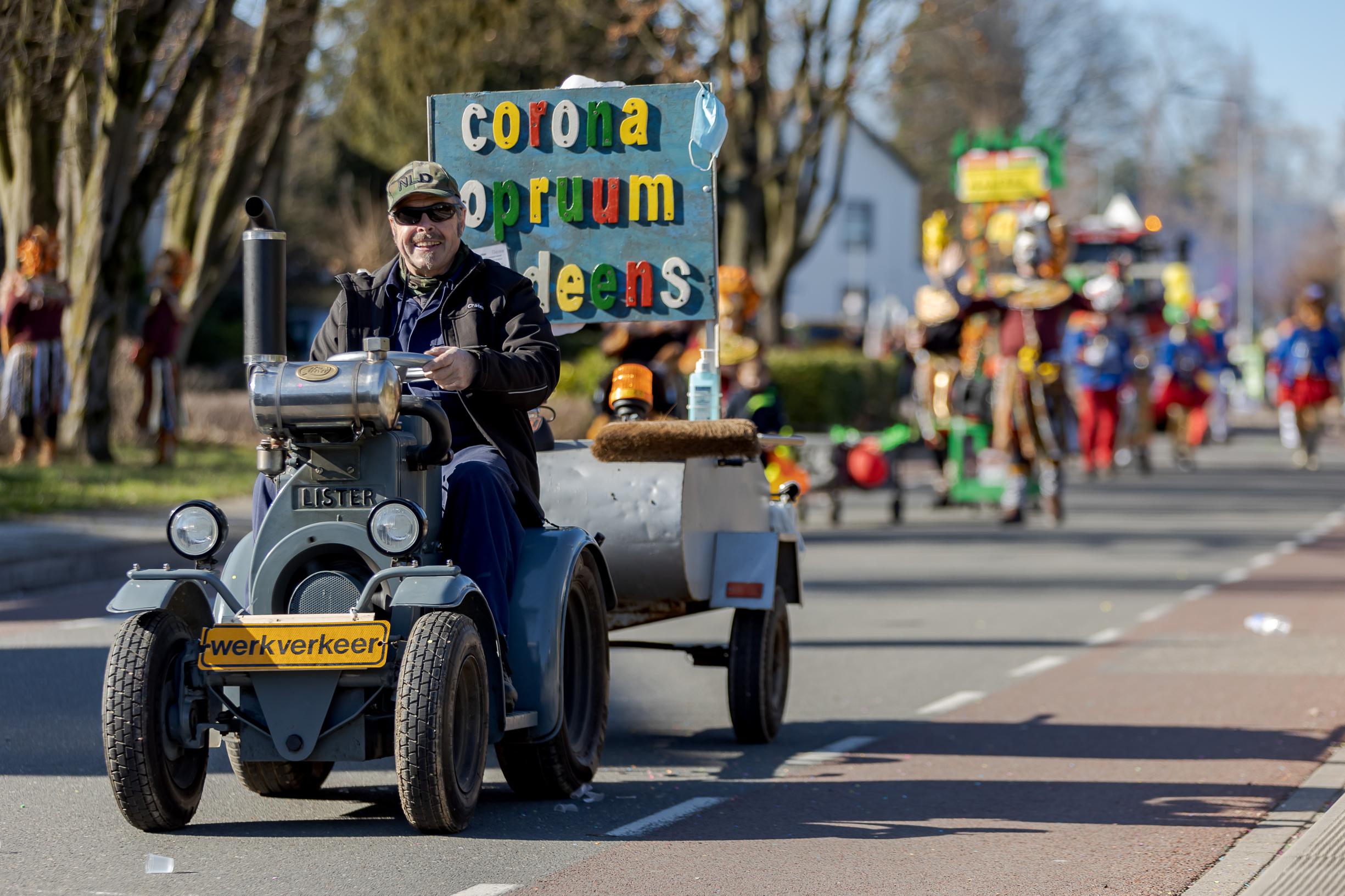 Max Verstappen op een tractor en een nieuw virus gesignaleerd bij optocht in Hulsberg: ‘Omikron beta