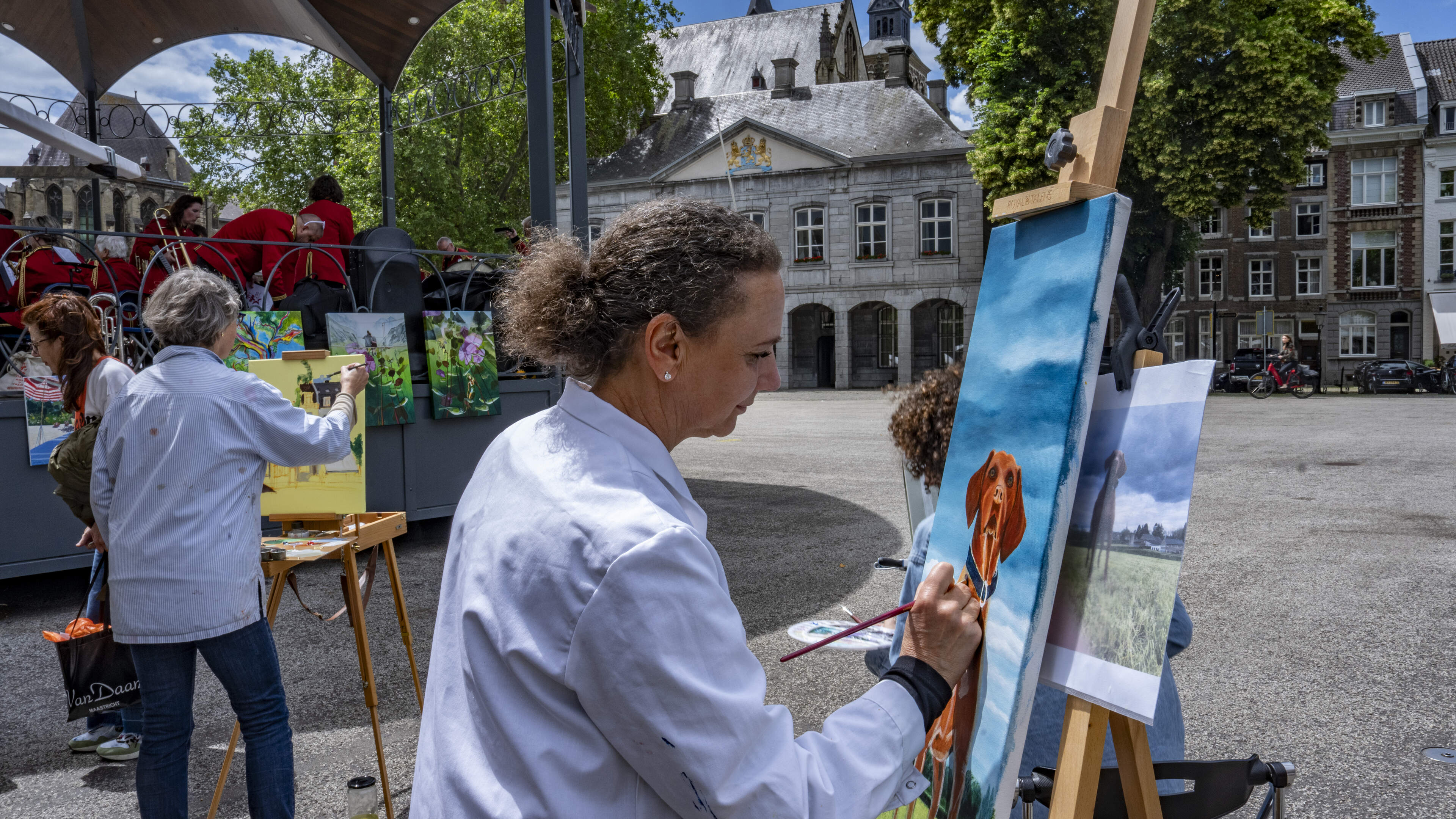 Op zoek naar verbinding en inspiratie op de eerste Dag van de Amateurkunsten in Maastricht: „Met een