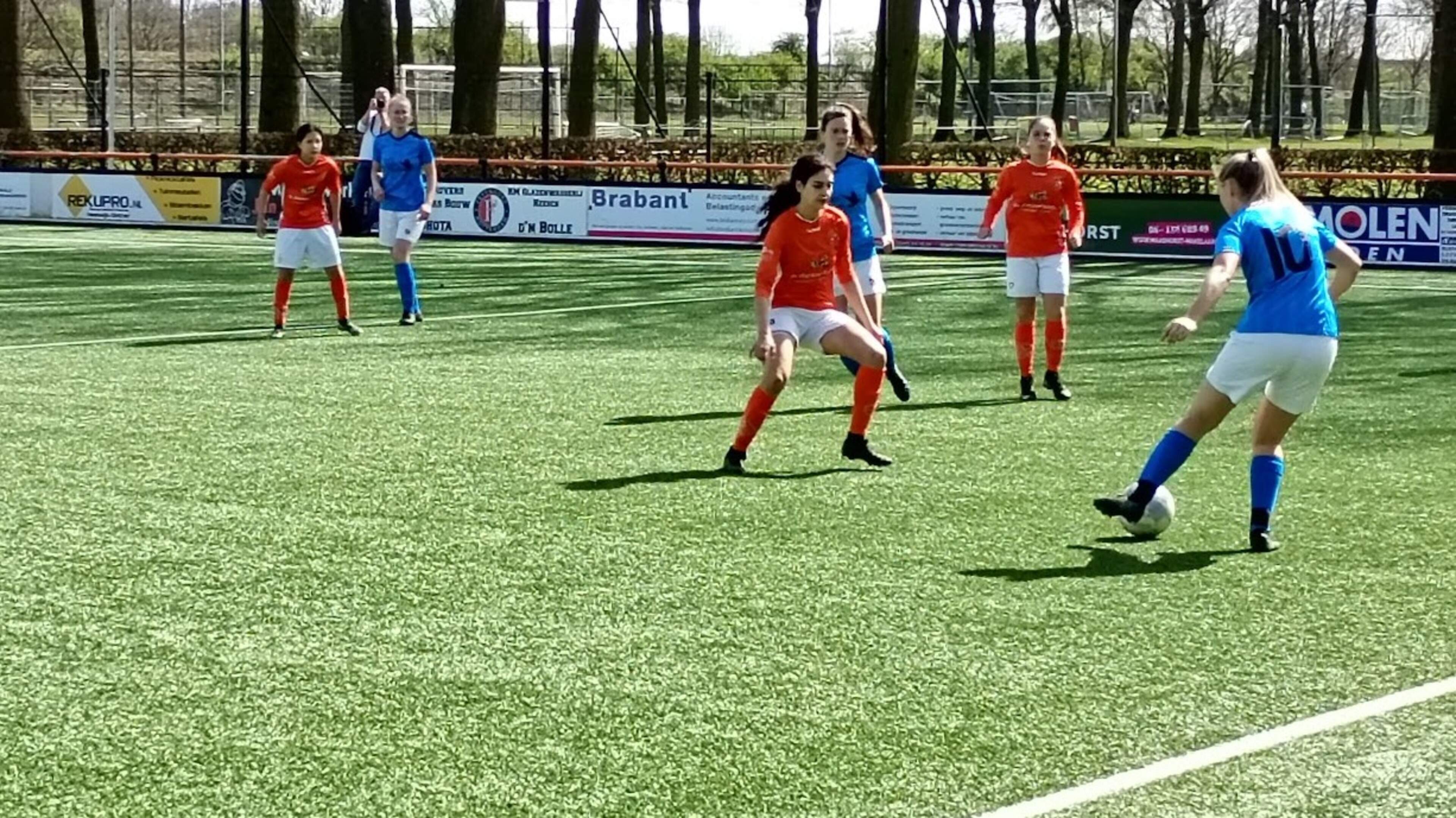 Vrouwen van SV Leveroy bereiken eindstrijd bekertoernooi: ‘Niet ons beste voetbal, maar voldoende vo