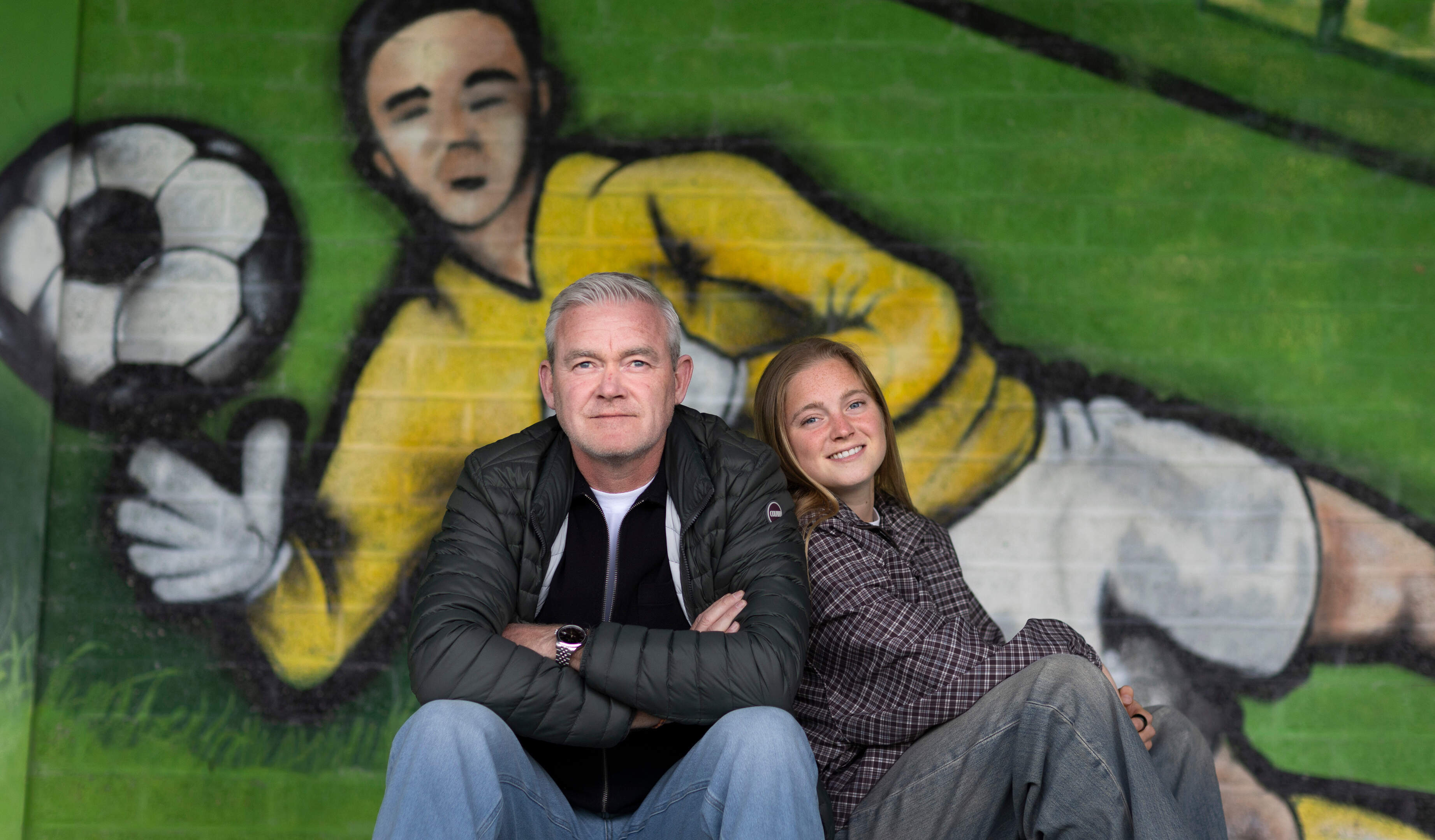Opa Jos Lacroix, de spijkerharde MVV’er uit de jaren zeventig, kijkt van boven mee naar kleindochter