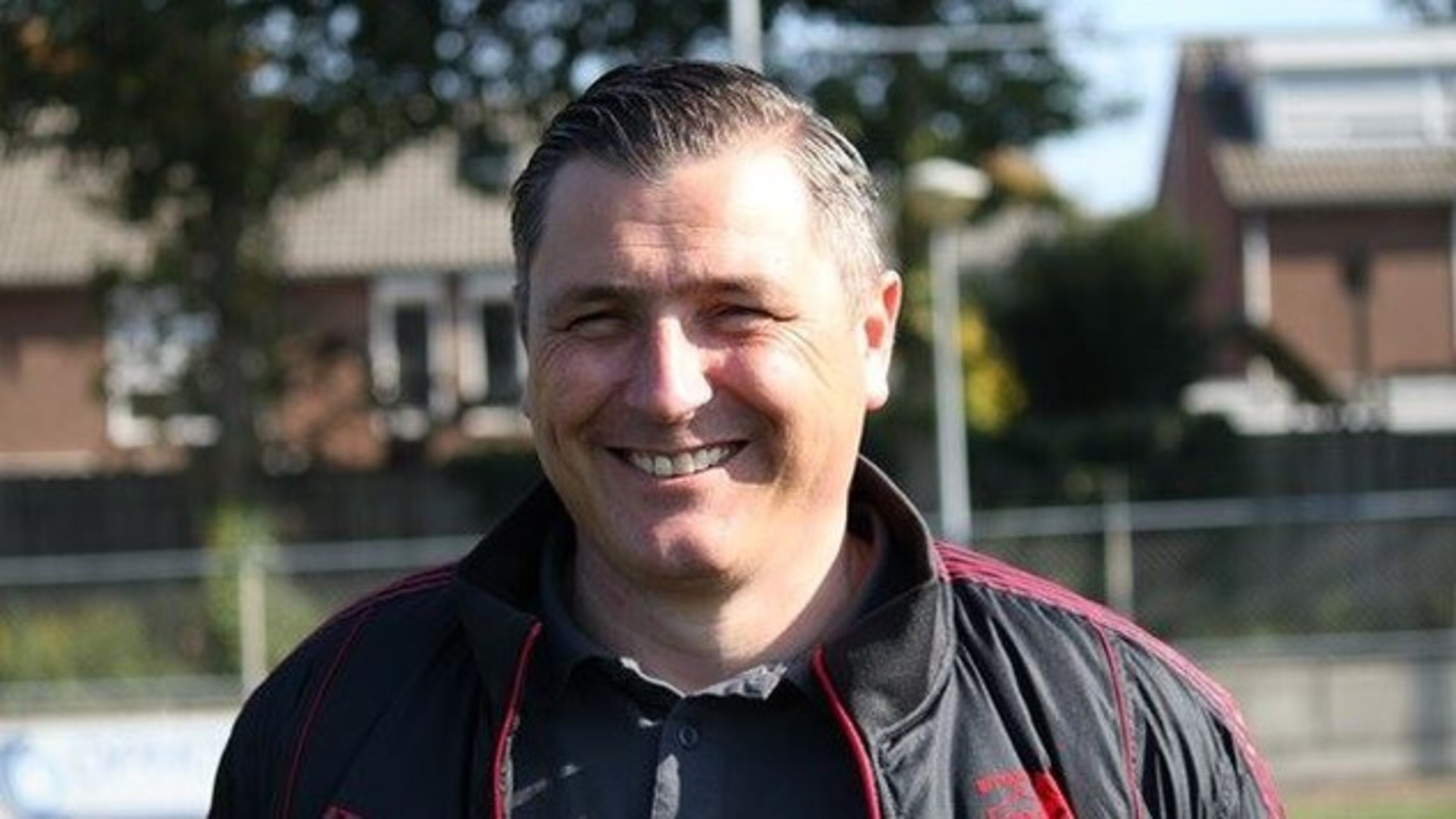 VV Schimmert en trainer Patrick Hindriks samen door