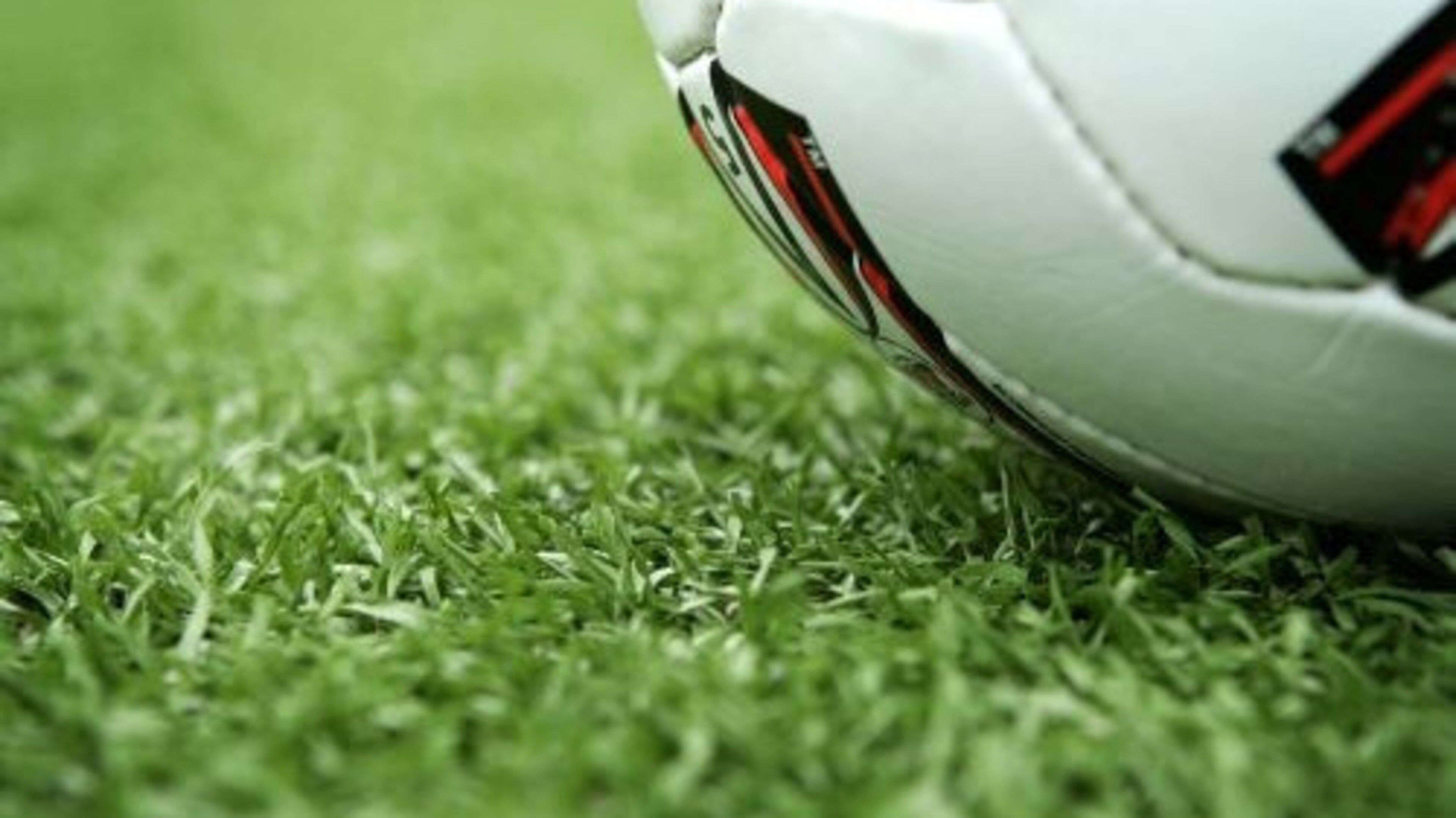 Jeugdtrainer Hebes haalt UEFA C Youth trainersdiploma
