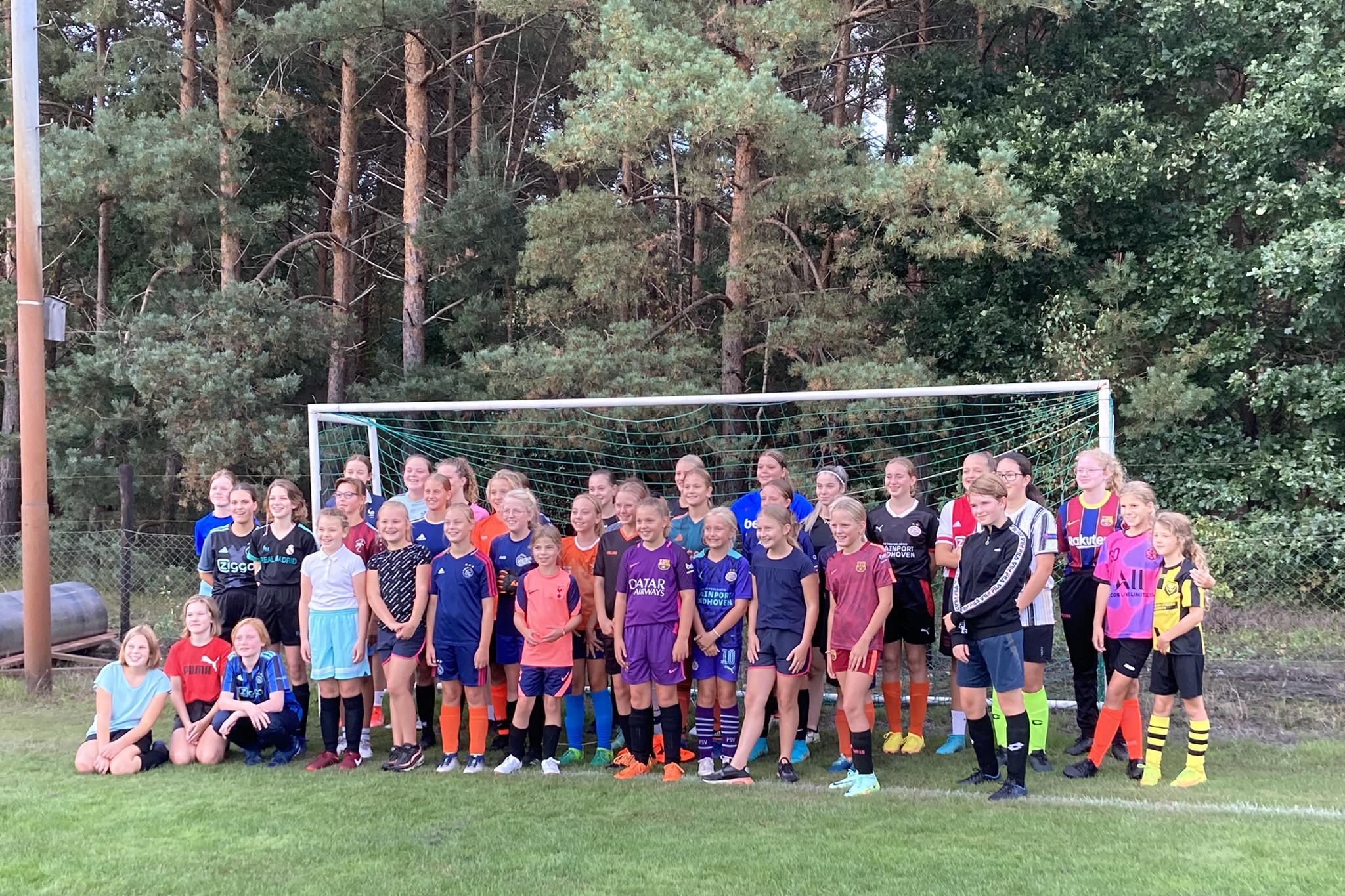 MDOC in de regio goed op weg met meiden- en vrouwenvoetbal: ‘Ieder meisje dat wil voetballen, kan bi