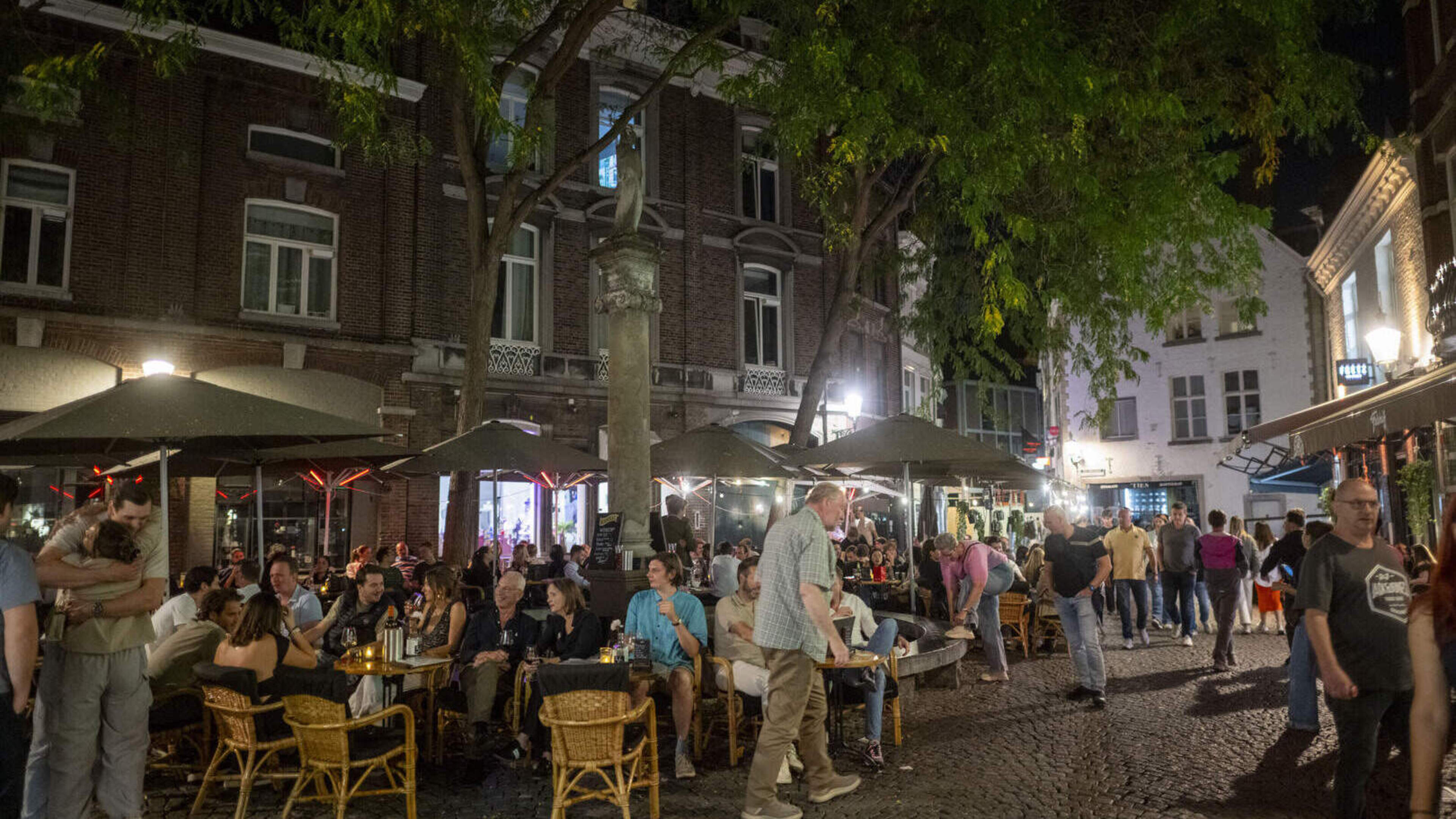 Man (30) die uit het niets mensen sloeg in Maastrichtse cafés hoeft niet terug naar cel
