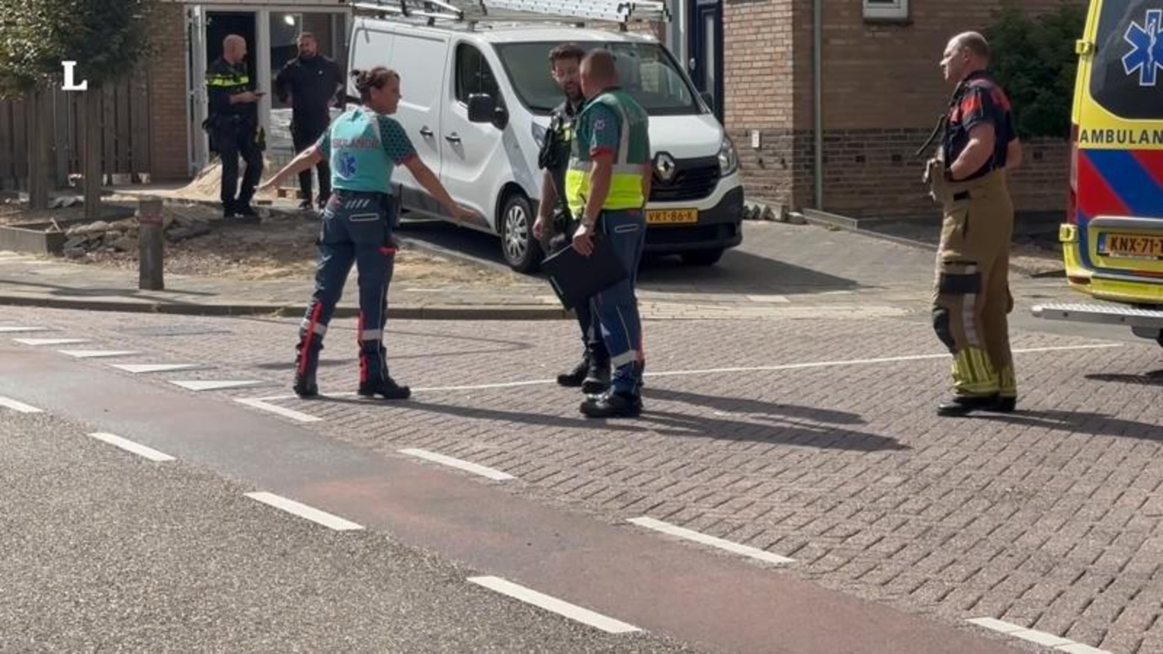 Fietser botst met tractor
