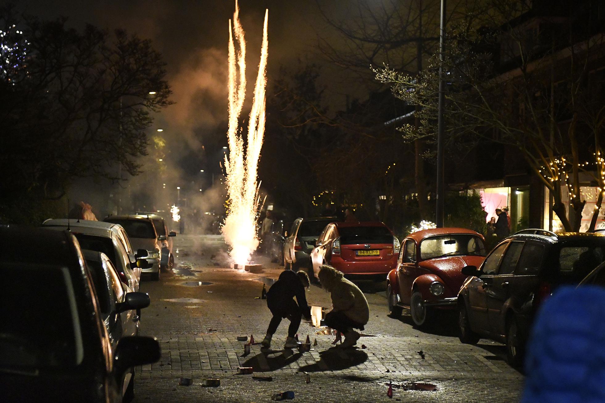 Vuurwerkbranche ziet verkoop stijgen, ondanks verbod knalvuurwerk | De