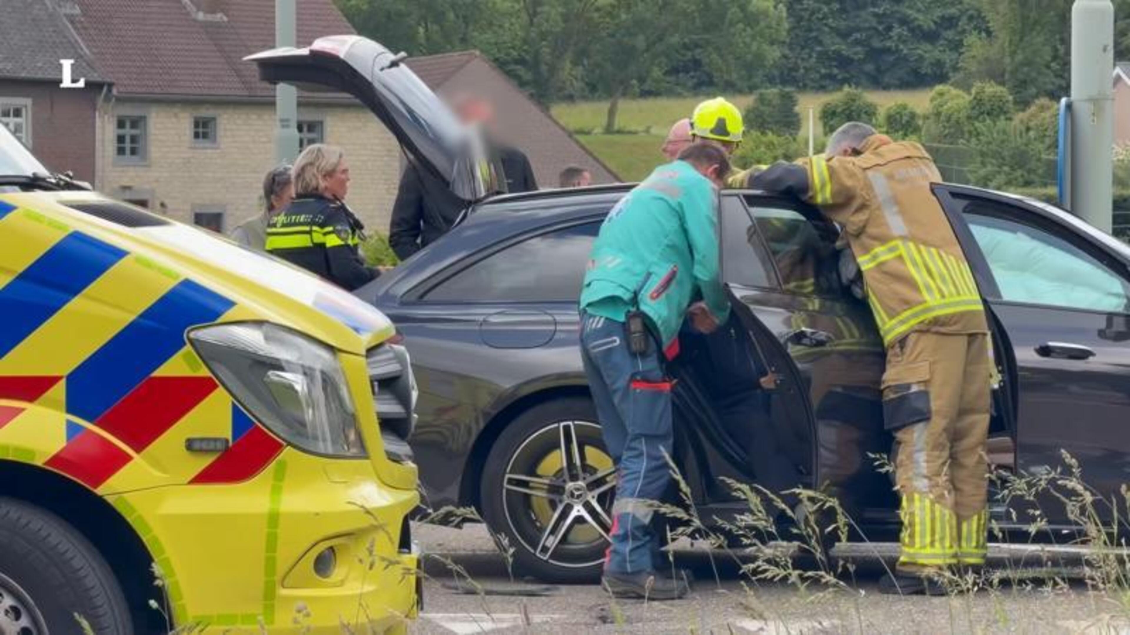Aanrijding tussen twee auto's in Voerendaal