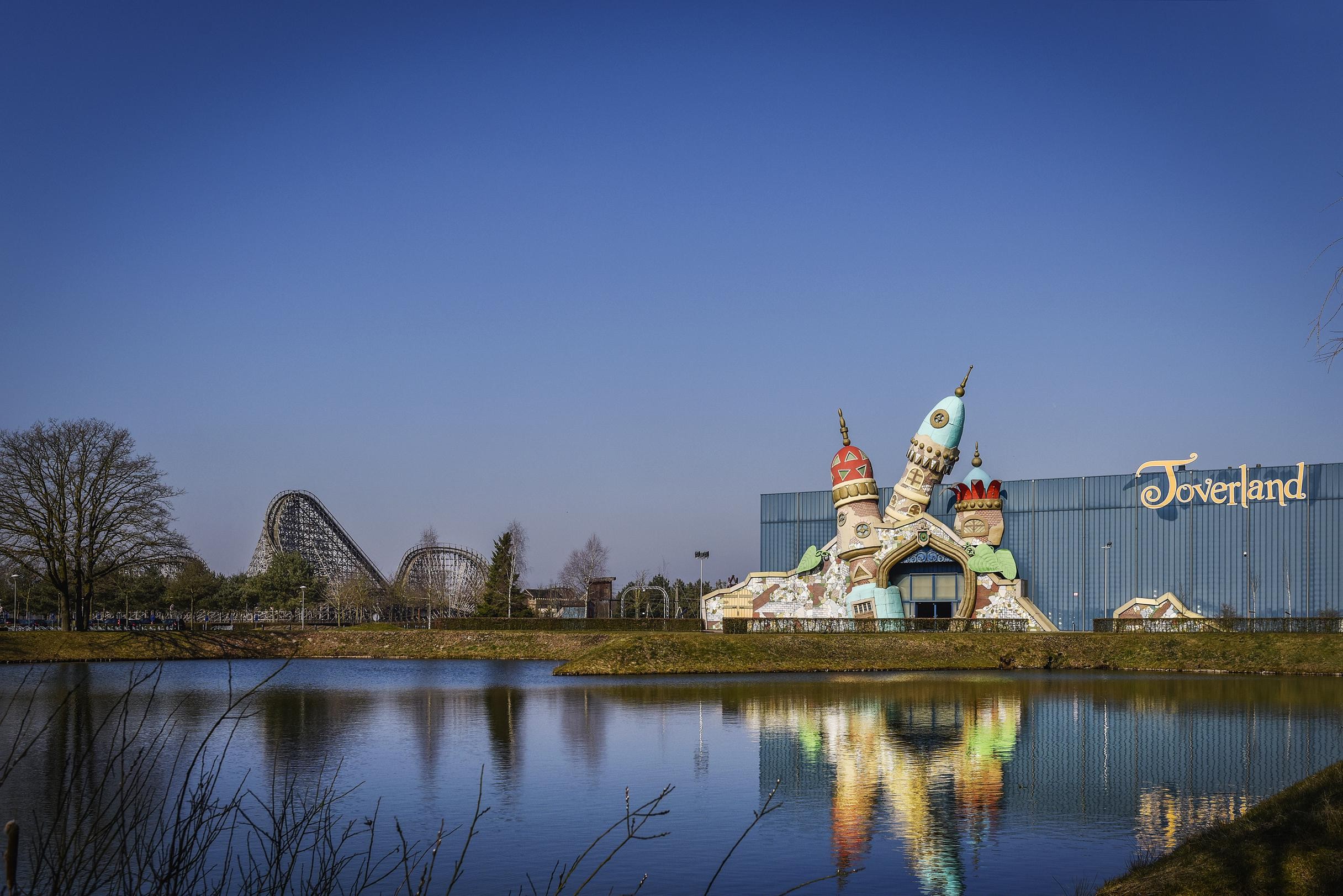 Duizend man blijken in voor een carnavalsfeest in Toverland