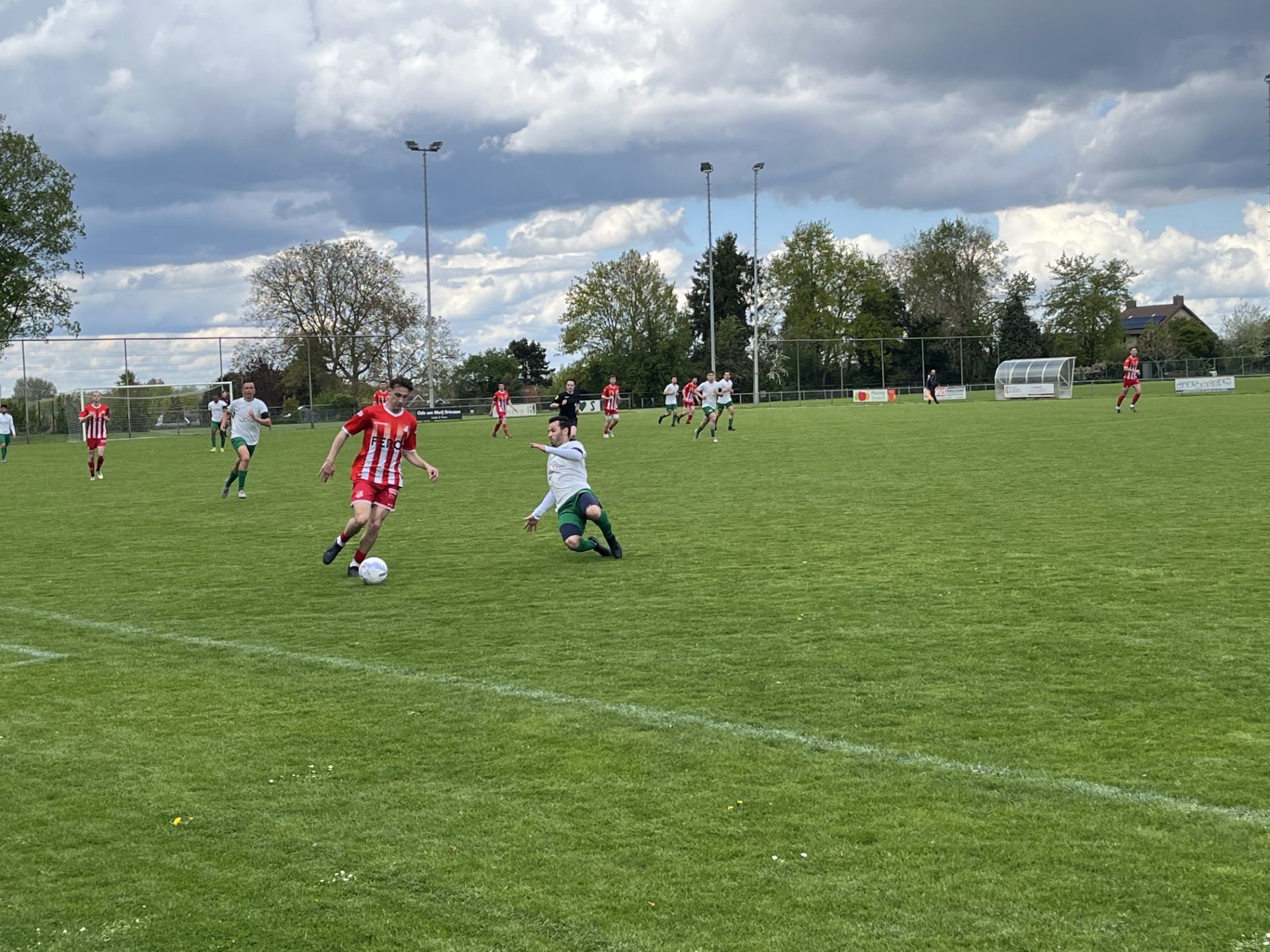 IVS op eigen veld pijnlijk onderuit tegen Roosteren: ‘Dit zijn drie heel belangrijke punten’