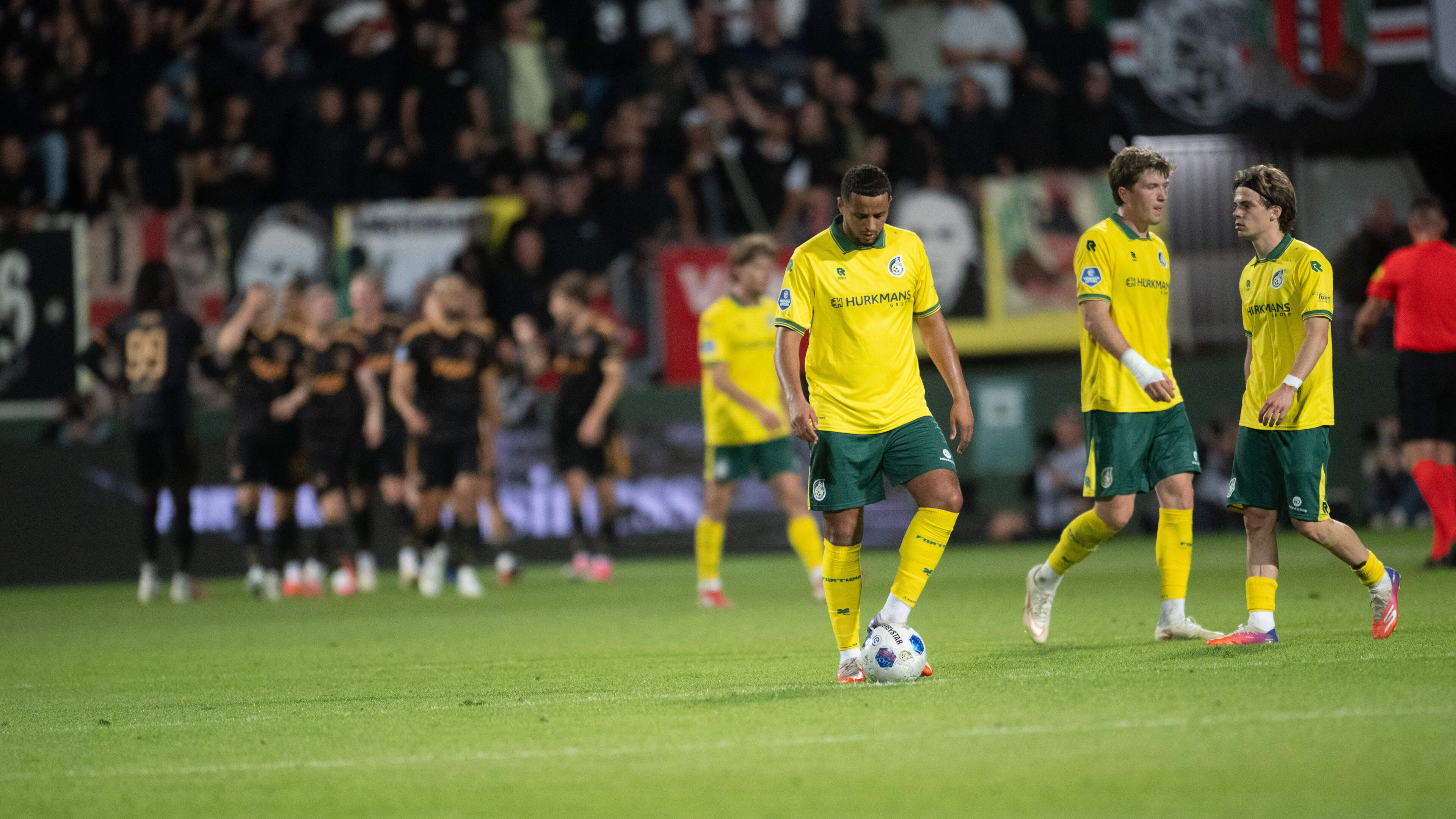 Ajax een maatje te groot voor Fortuna in Sittard: na hoopvol moment vallen de Amsterdamse doelpunten