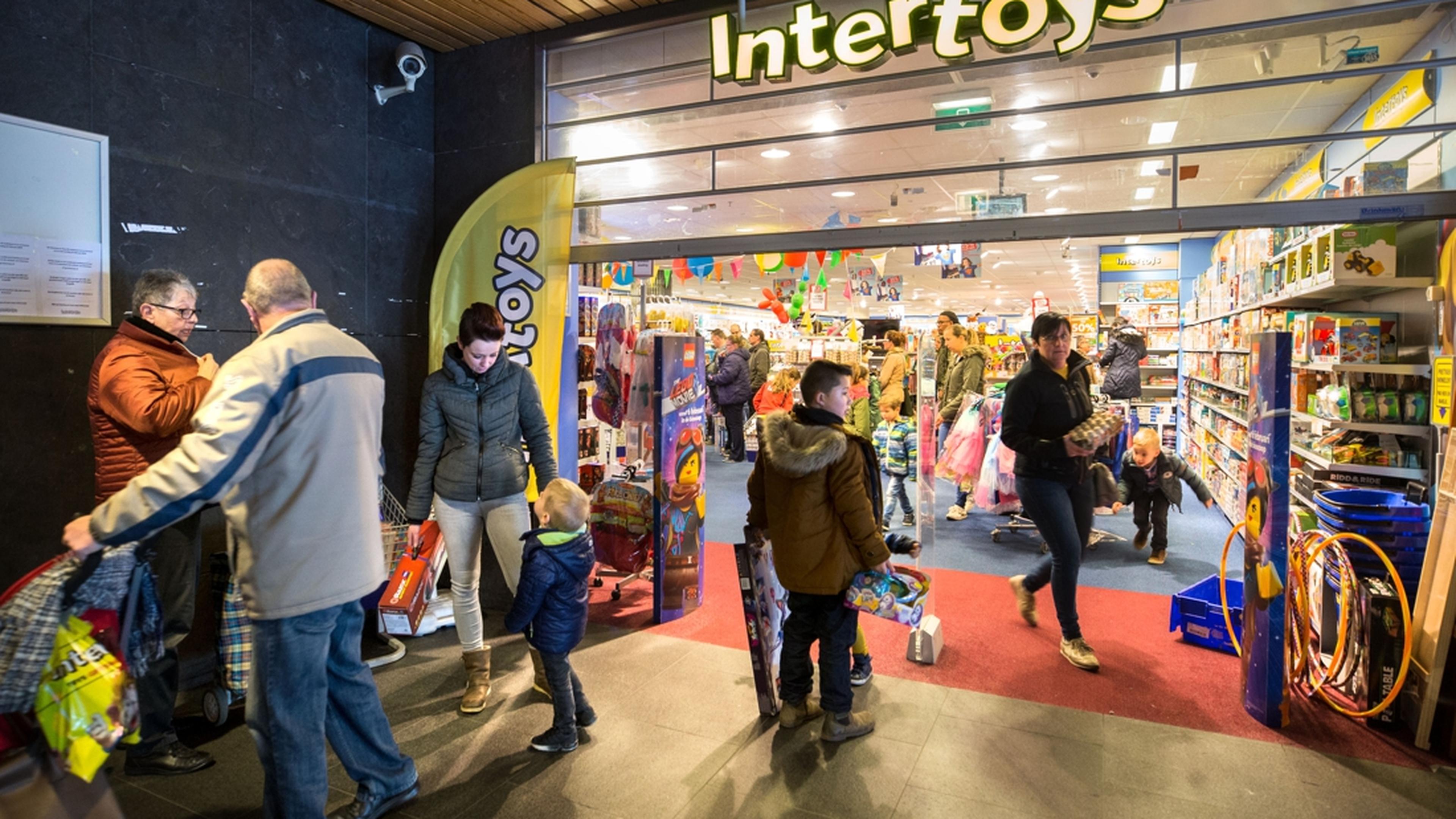 Chaos in speelgoedwinkels Intertoys: ‘Niet moeilijk doen als kinderen ...