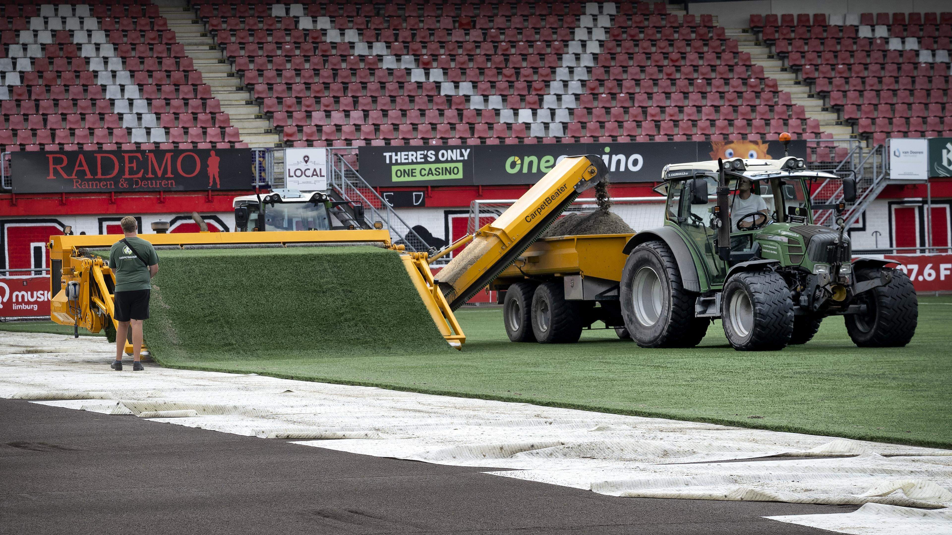Kunstgras ligt er pas twee jaar in, maar is nu alwéér afgekeurd: waarschijnlijk geen oefenduels MVV