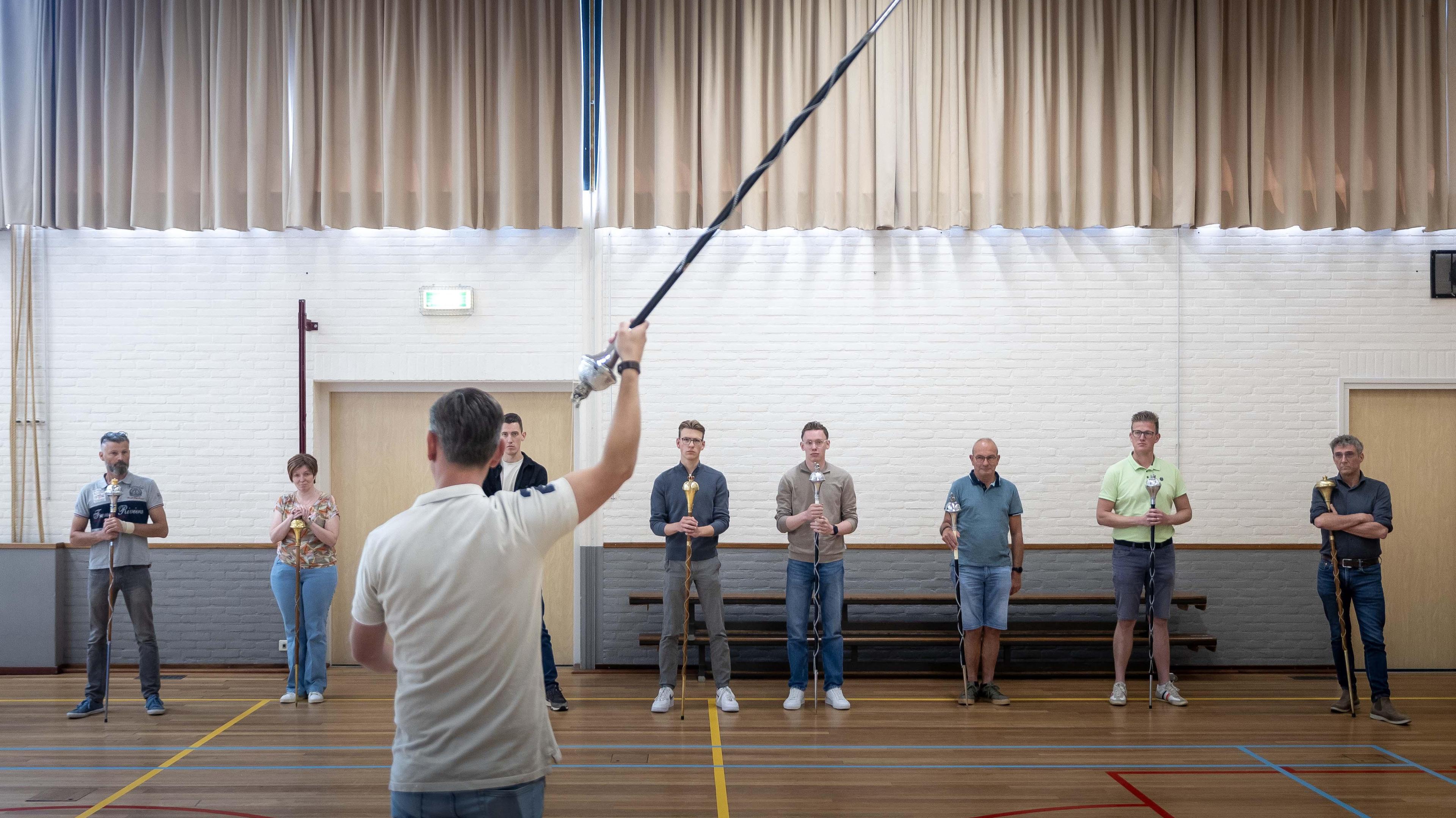 Nieuwe ideeën voor het boegbeeld van de muziekkorpsen, de tambour-maître: ‘Andere draai, betere houd