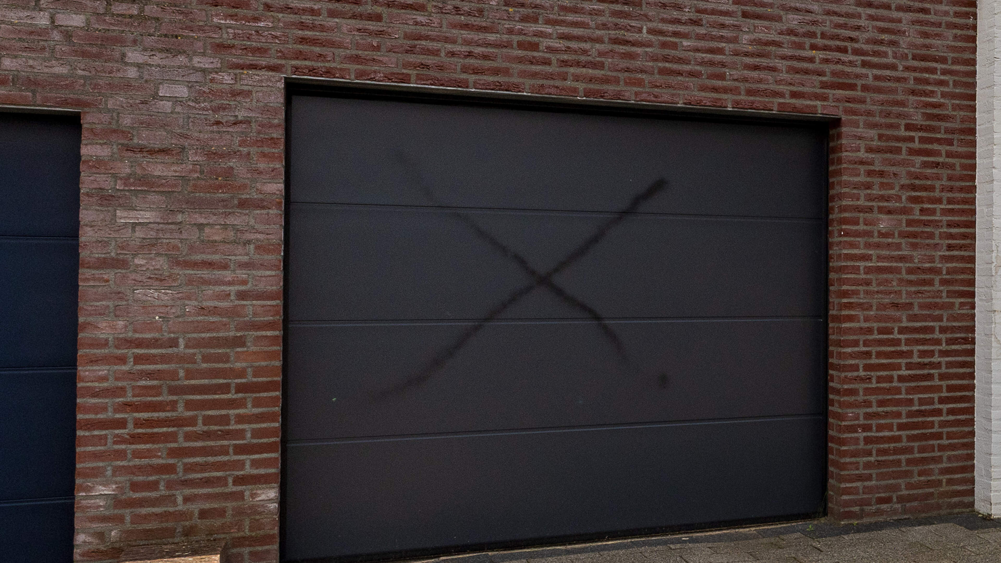 Onrust en vandalisme in straat van Heerlenaar Kevin K. (42) die AI-porno zou hebben gemaakt: ‘Sfeer 